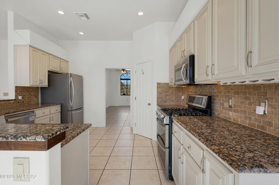 Tucson, Arizona, 85742, United States, 4 Bedrooms Bedrooms, ,3 BathroomsBathrooms,Residential,For Sale,2012321