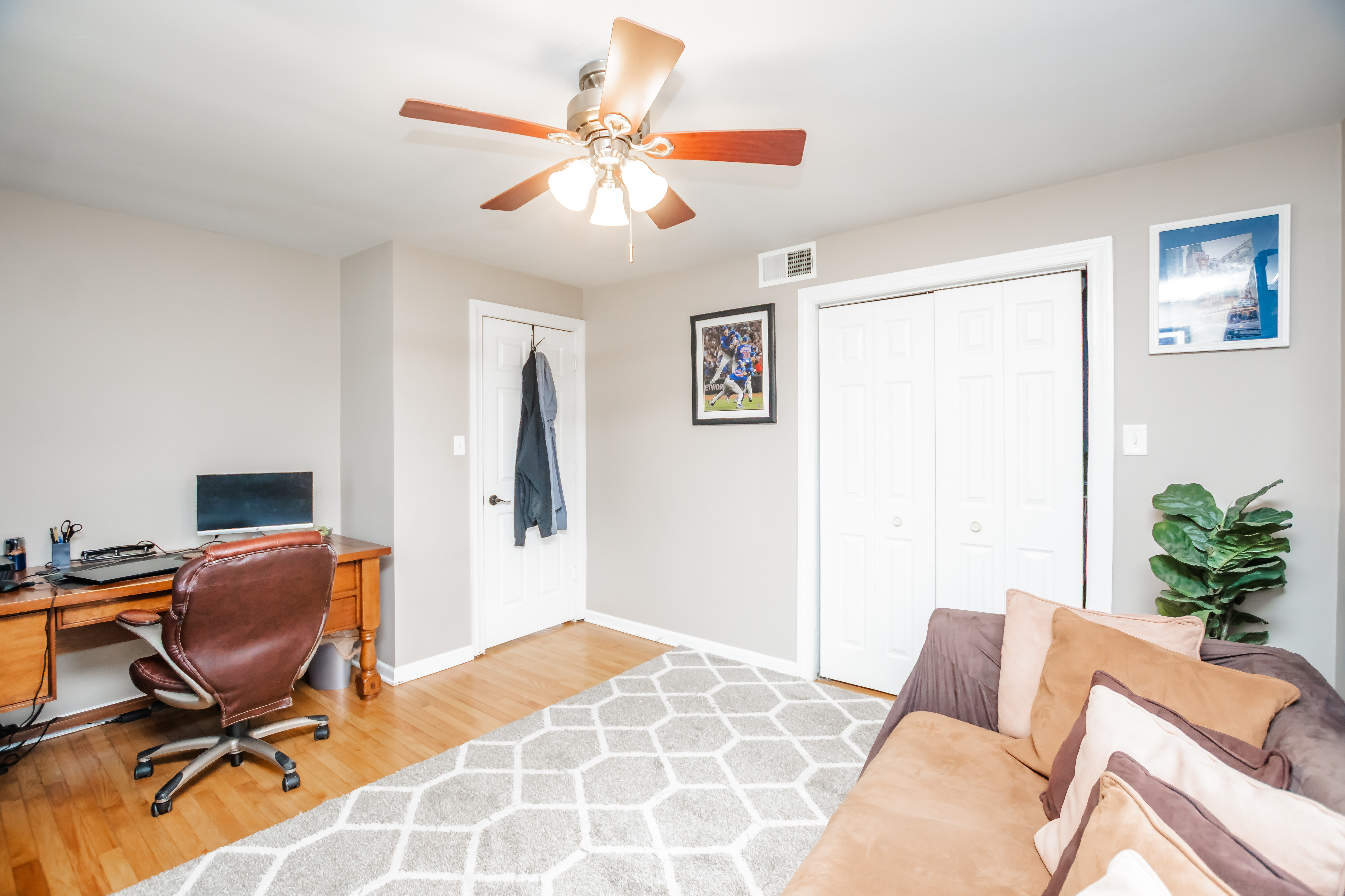  Beautifully Maintained Starter Home - 物件實景