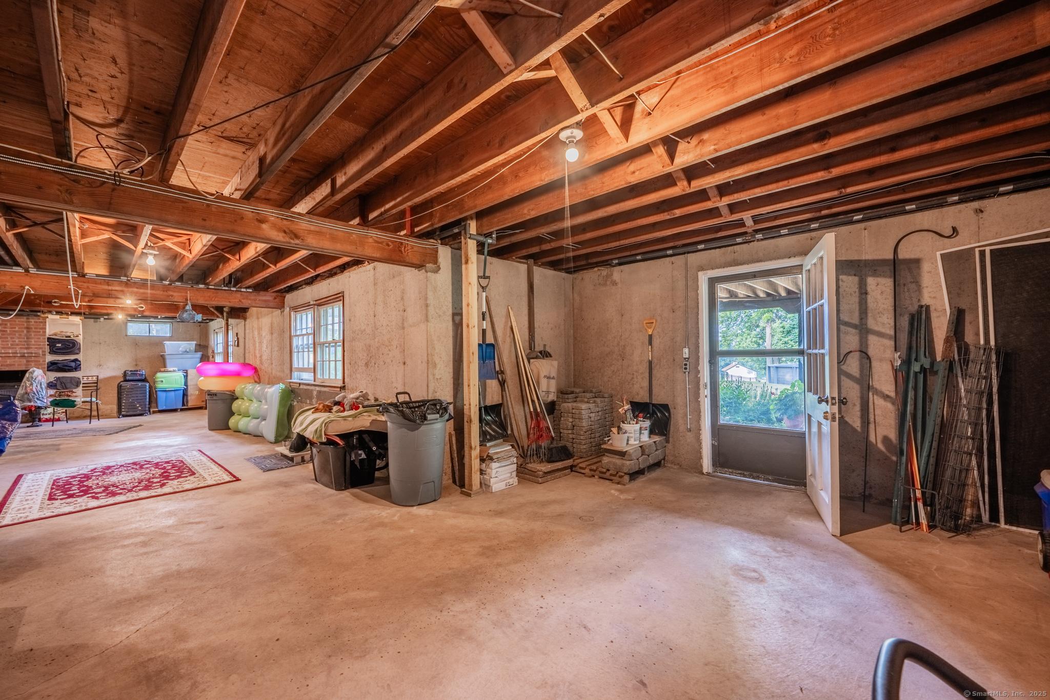 Middletown, Connecticut, 06457, United States, 4 Bedrooms Bedrooms, ,2 BathroomsBathrooms,Residential,For Sale,1920359