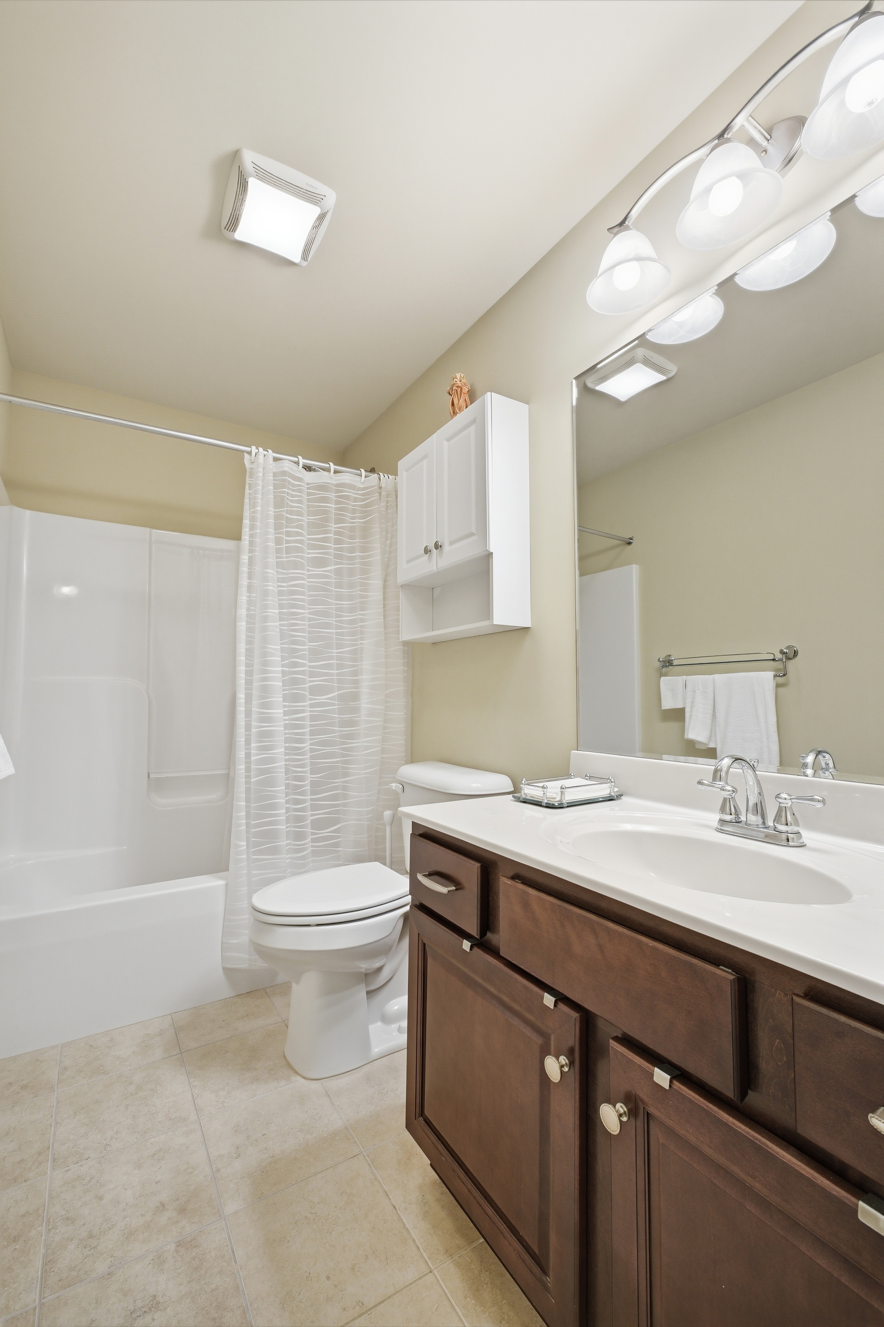  11201 Hammond Drive, Louisville, KY 40241 - 物件實景