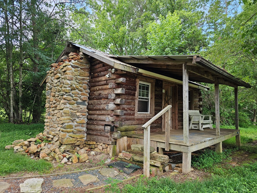 Brookneal, Virginia, 24528, United States, 2 Bedrooms Bedrooms, ,2 BathroomsBathrooms,Residential,For Sale,1927692
