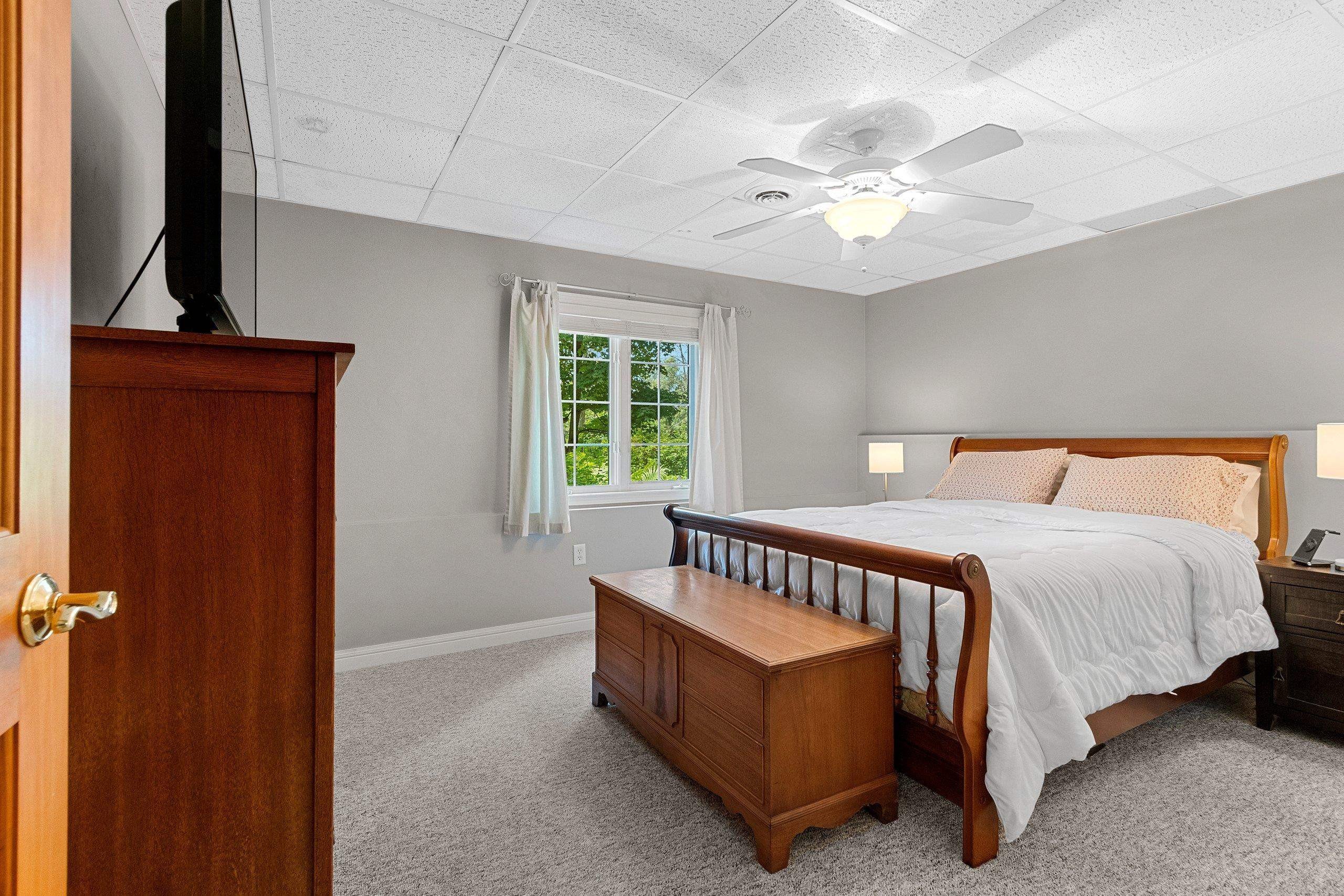 GREEN BAY, Wisconsin, 54302-5254, United States, 5 Bedrooms Bedrooms, ,4 BathroomsBathrooms,Residential,For Sale,1975812