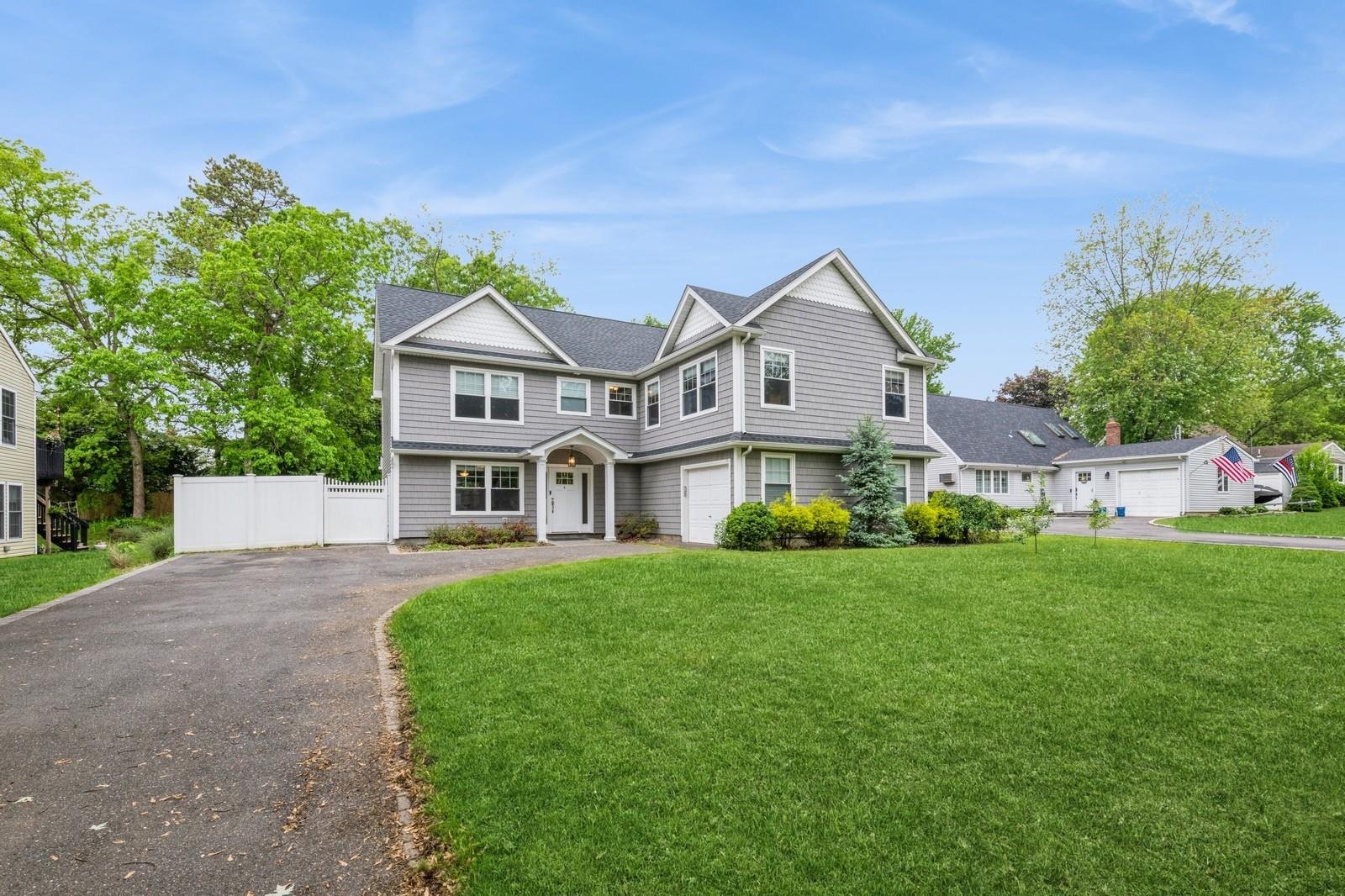 Nesconset, New York, 11767, United States, 3 Bedrooms Bedrooms, ,3 BathroomsBathrooms,Residential,For Sale,1837640