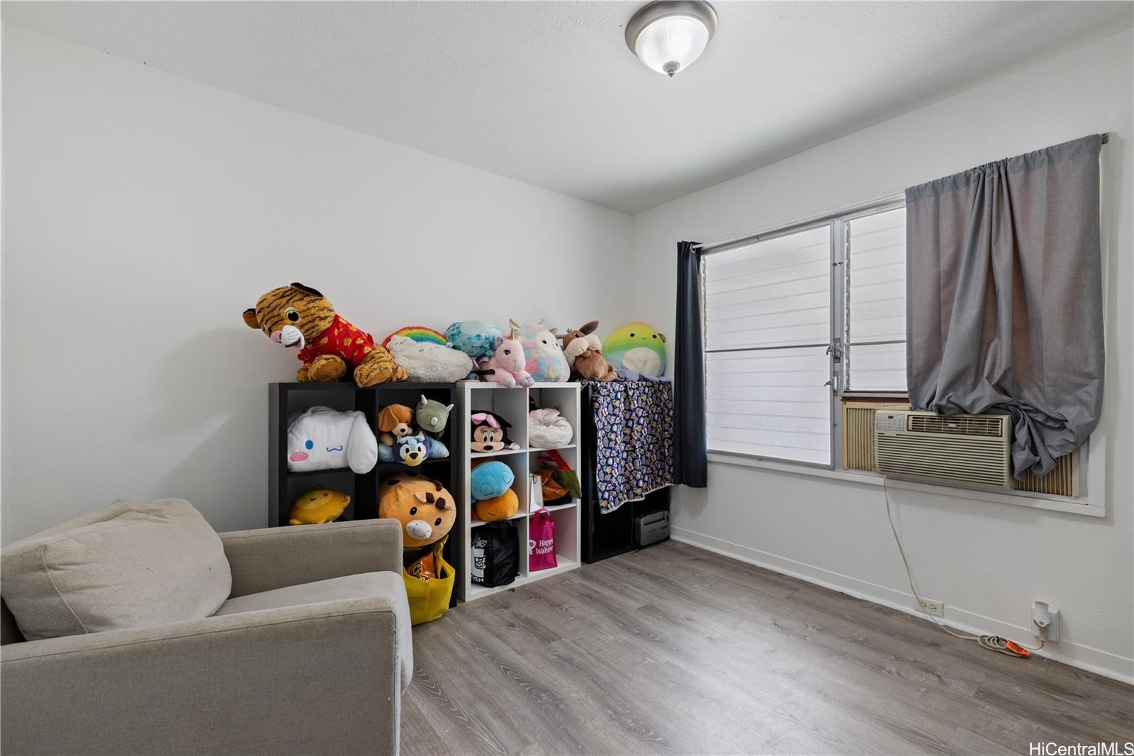 Honolulu, Hawaii, 96817, United States, 3 Bedrooms Bedrooms, ,2 BathroomsBathrooms,Residential,For Sale,1986474