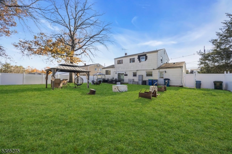 Franklin Twp., New Jersey, 08873, United States, 4 Bedrooms Bedrooms, ,3 BathroomsBathrooms,Residential,For Sale,1988990