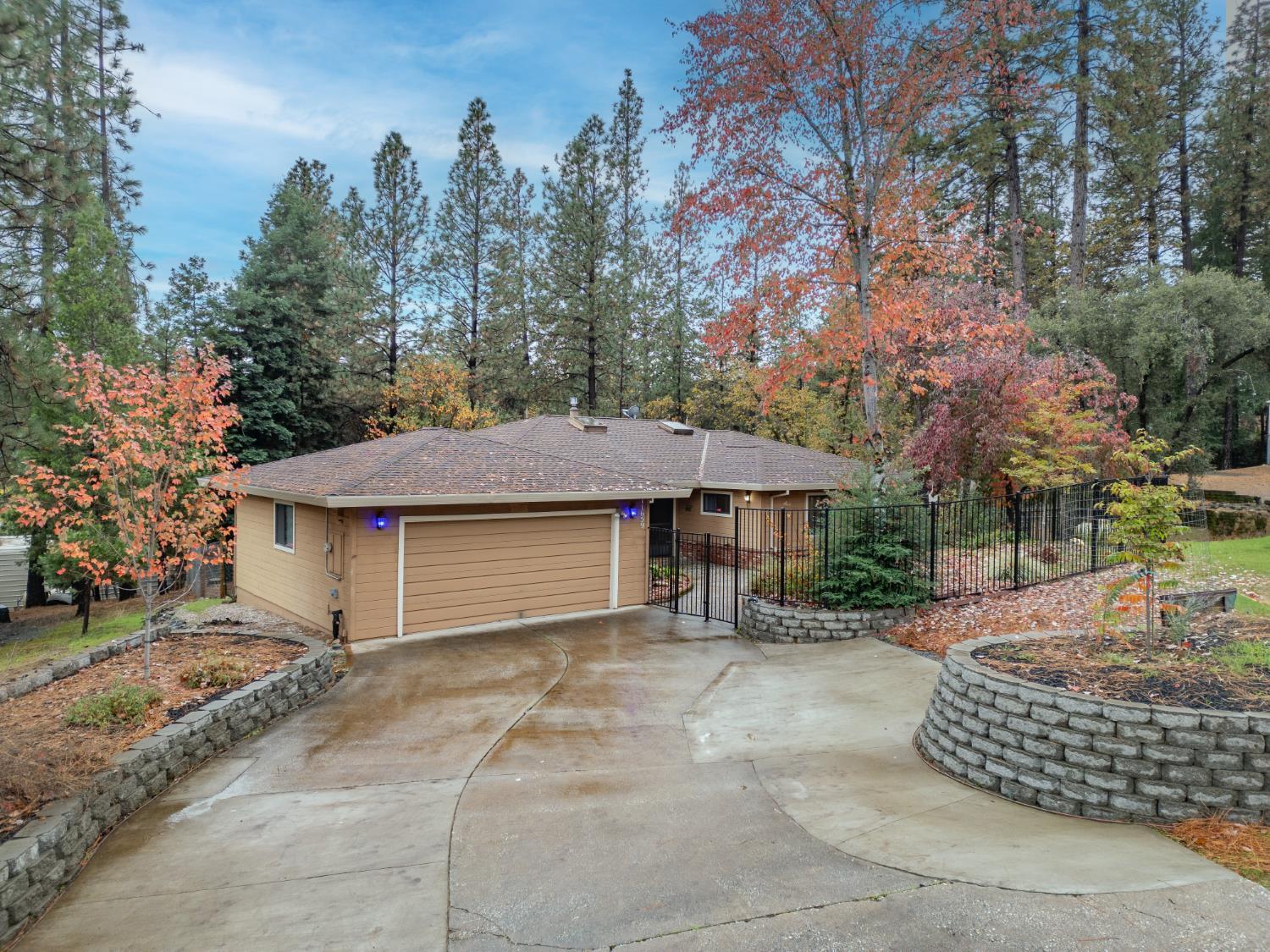 Grass Valley, California, 95949, United States, 3 Bedrooms Bedrooms, ,3 BathroomsBathrooms,Residential,For Sale,1992571