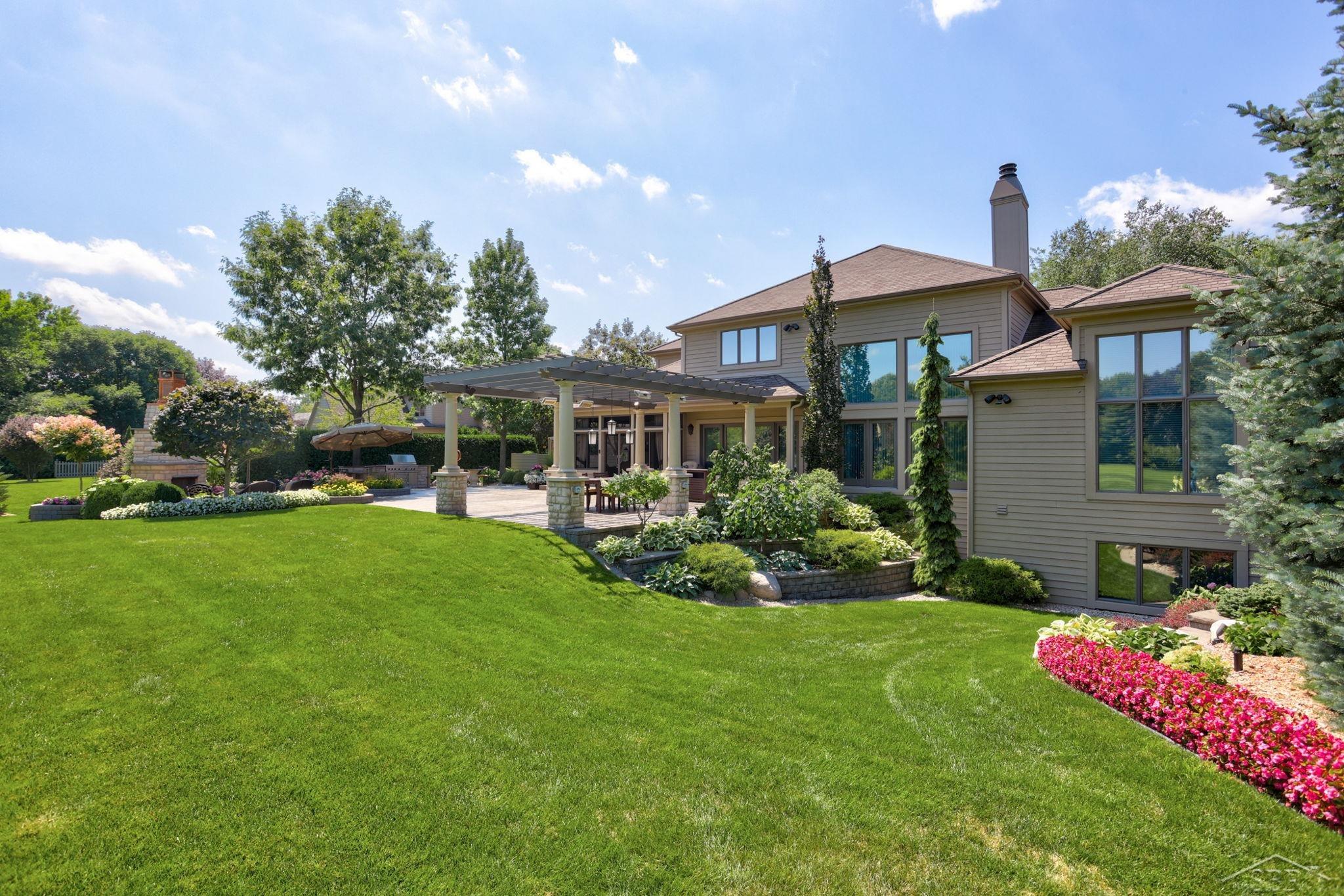 210 Golfview, Saginaw, Michigan, 48638, United States, 4 Bedrooms Bedrooms, ,6 BathroomsBathrooms,Residential,For Sale,210 Golfview,1320030