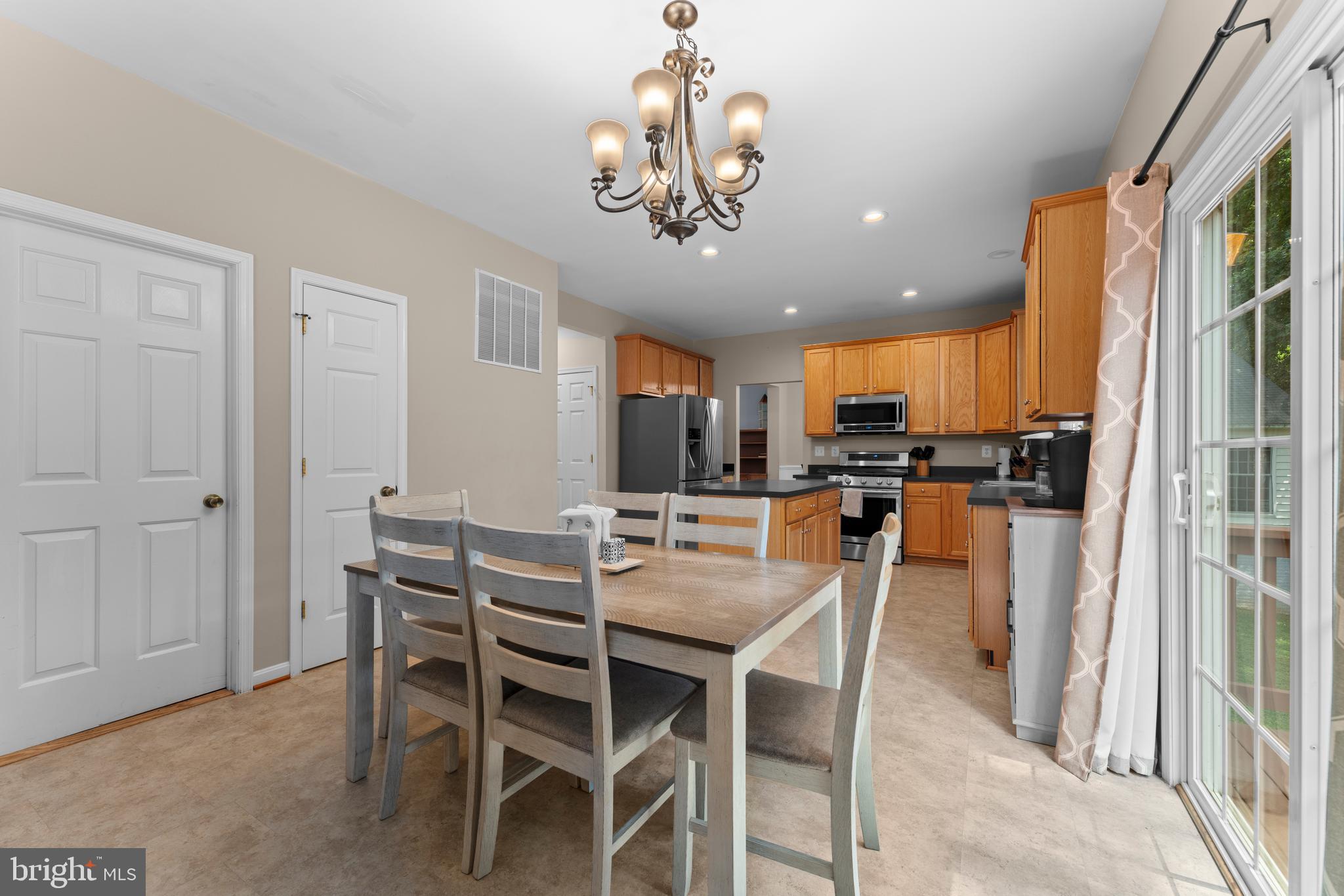 Culpeper, Virginia, 22701, United States, 4 Bedrooms Bedrooms, ,3 BathroomsBathrooms,Residential,For Sale,1864481