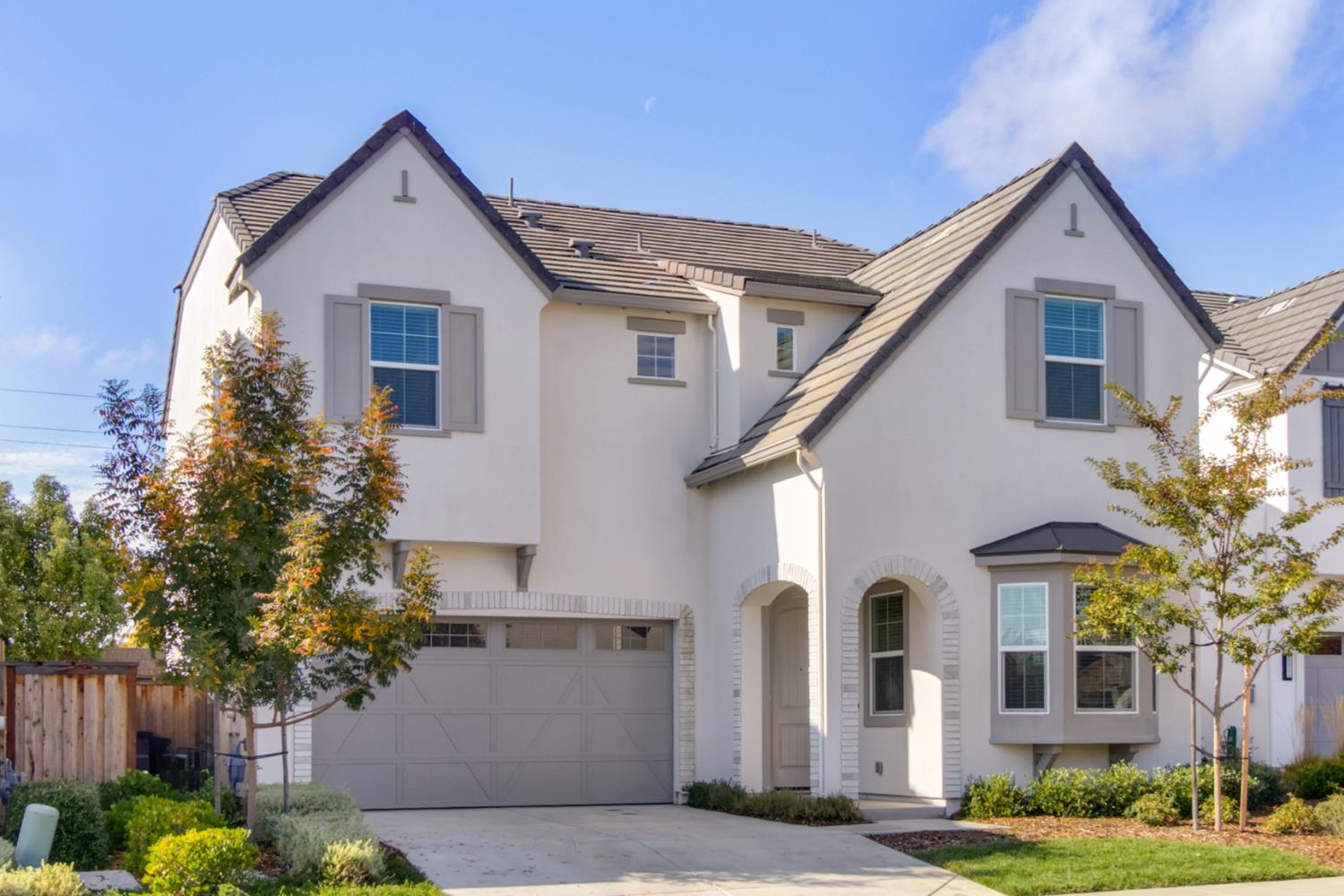 Sacramento, California, 95818, United States, 3 Bedrooms Bedrooms, ,3 BathroomsBathrooms,Residential,For Sale,1993091