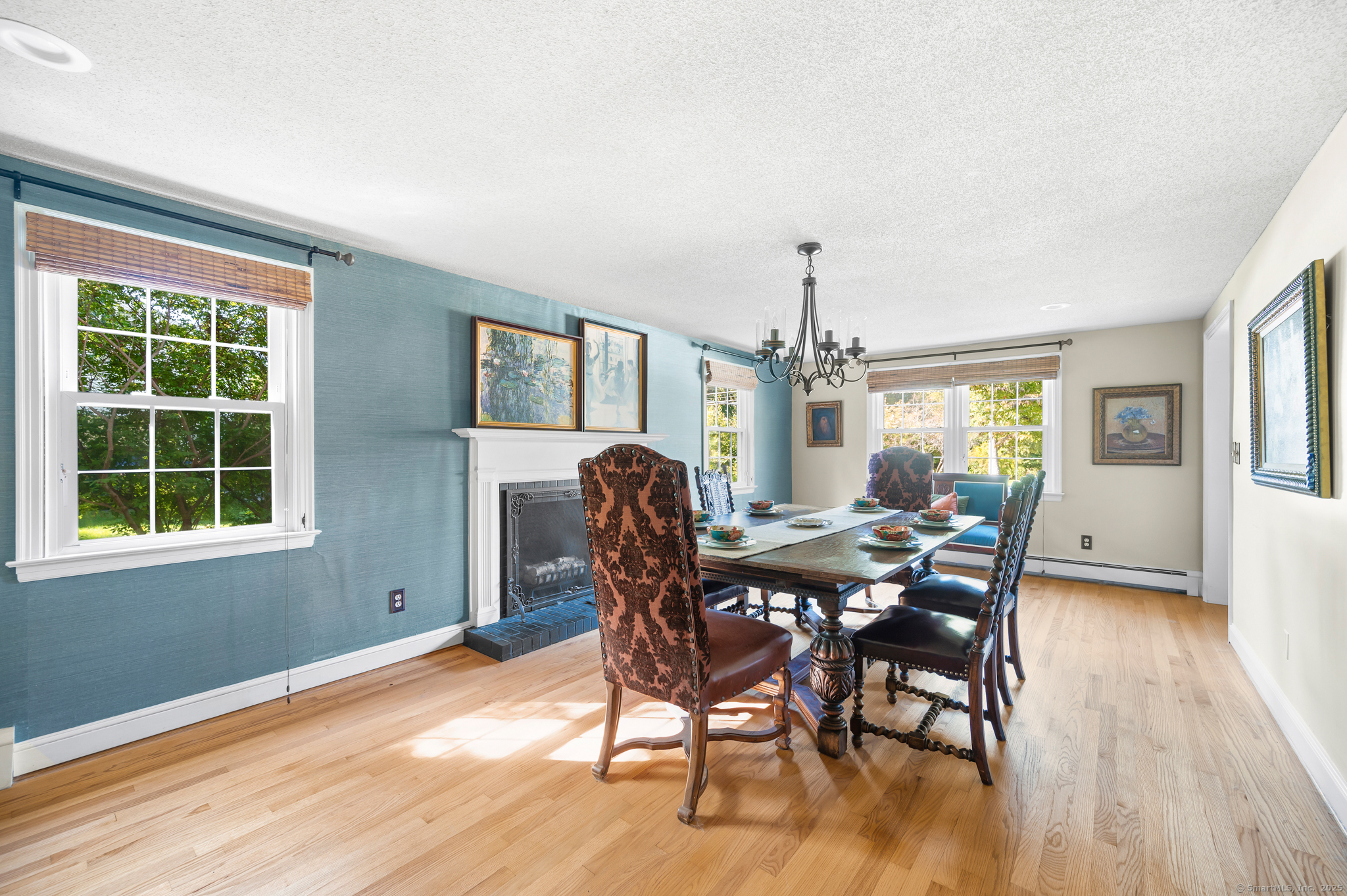 Manchester, Connecticut, 06040, United States, 4 Bedrooms Bedrooms, ,4 BathroomsBathrooms,Residential,For Sale,1988366