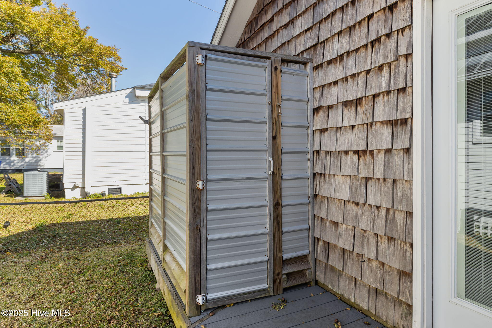 Beaufort, North Carolina, 28516, United States, 3 Bedrooms Bedrooms, ,2 BathroomsBathrooms,Residential,For Sale,1994463