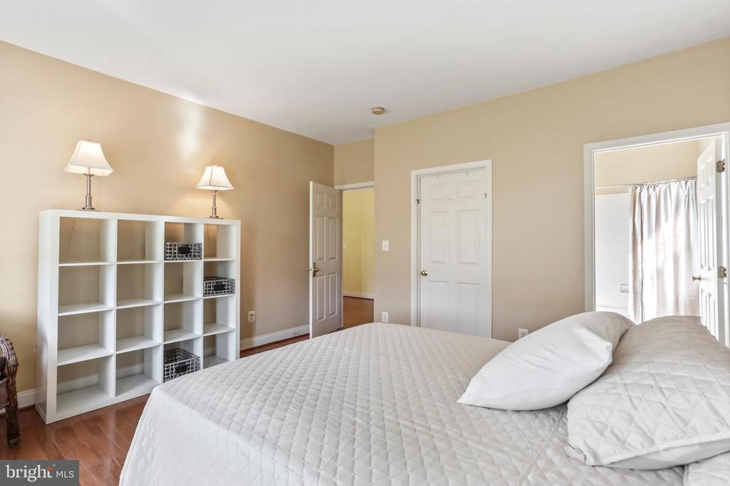 Waterford, Virginia, 20197, United States, 4 Bedrooms Bedrooms, ,5 BathroomsBathrooms,Residential,For Sale,1941290