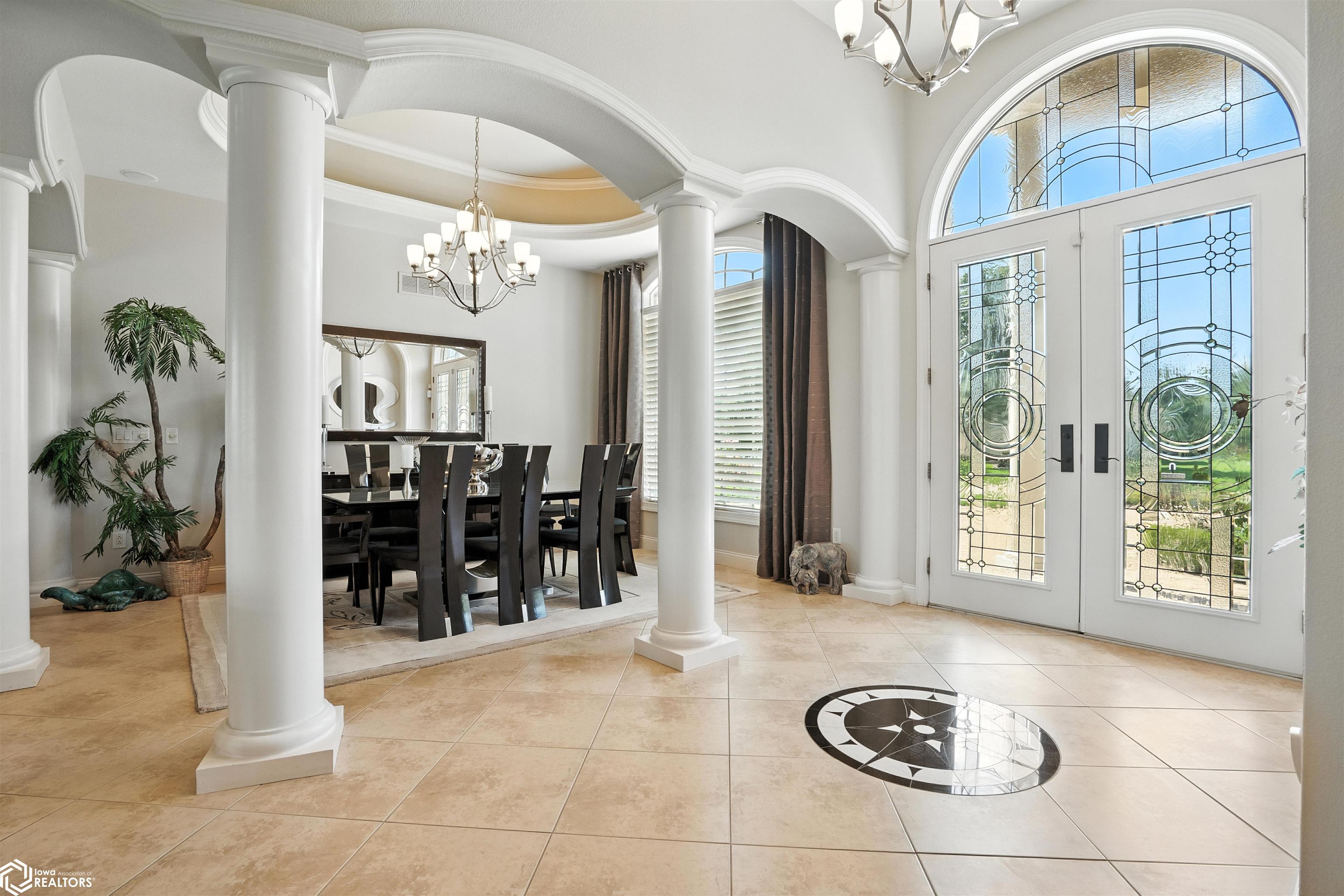 Burlington, Iowa, 52601, United States, 4 Bedrooms Bedrooms, ,5 BathroomsBathrooms,Residential,For Sale,1975547