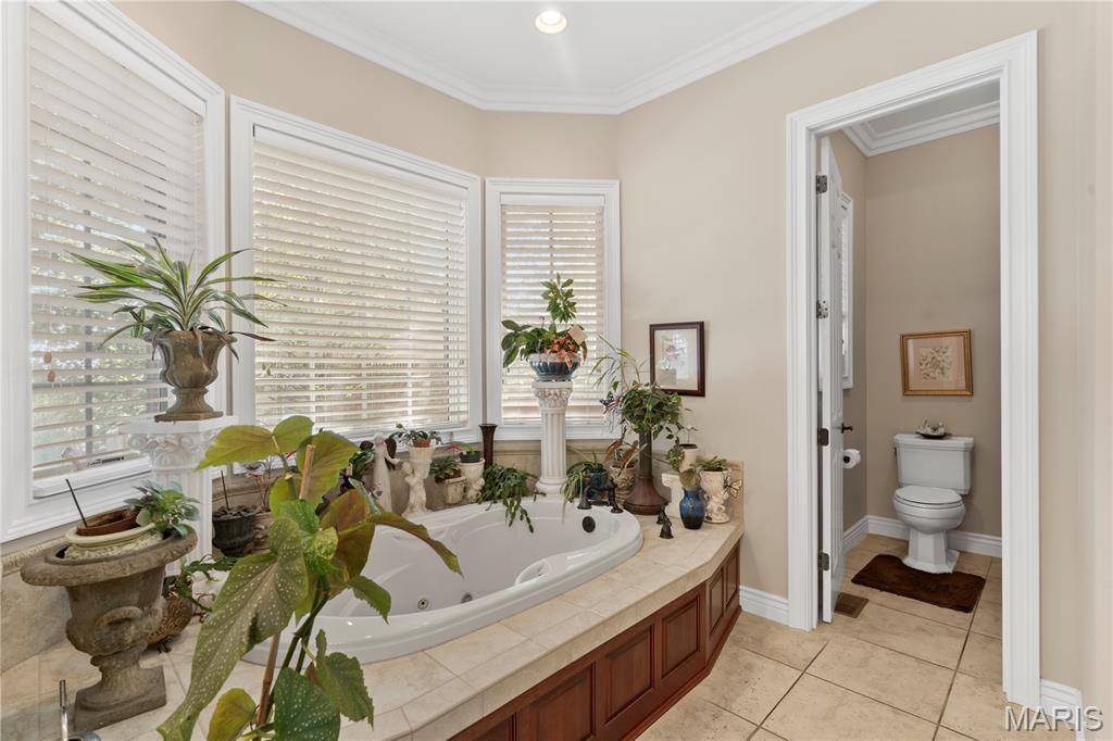 Charleston, Missouri, 63834, United States, 4 Bedrooms Bedrooms, ,6 BathroomsBathrooms,Residential,For Sale,1974839