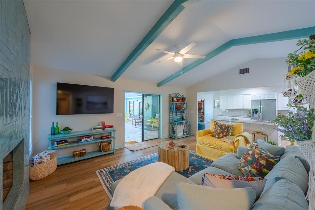 Sarasota, Florida, 34243, United States, 3 Bedrooms Bedrooms, ,4 BathroomsBathrooms,Residential,For Sale,1941793