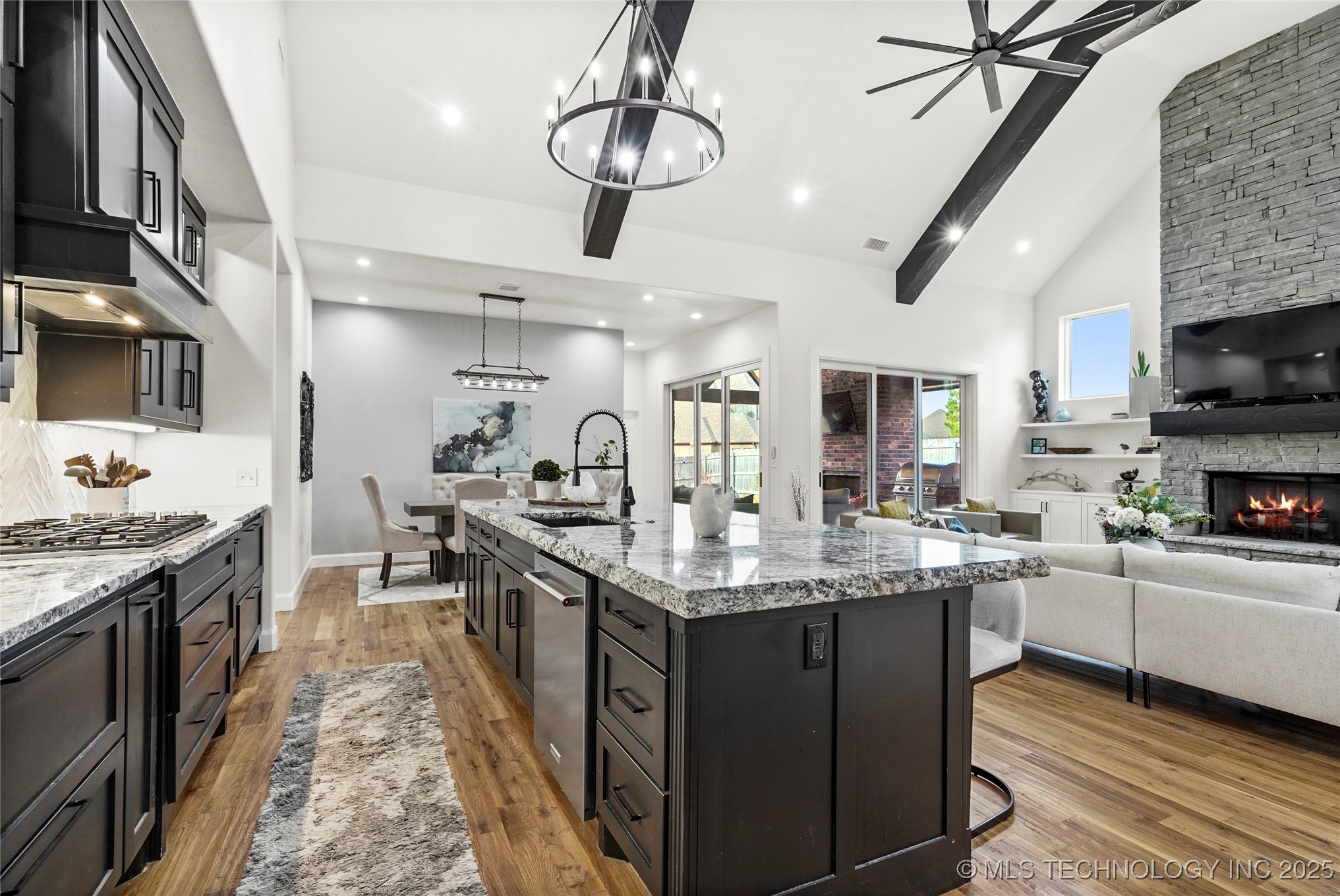 Broken Arrow, Oklahoma, 74014, United States, 3 Bedrooms Bedrooms, ,4 BathroomsBathrooms,Residential,For Sale,1997377