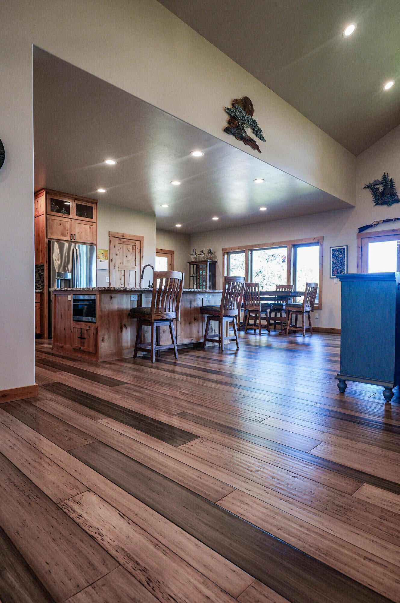 Klamath Falls, Oregon, 97601, United States, 3 Bedrooms Bedrooms, ,4 BathroomsBathrooms,Residential,For Sale,1940970