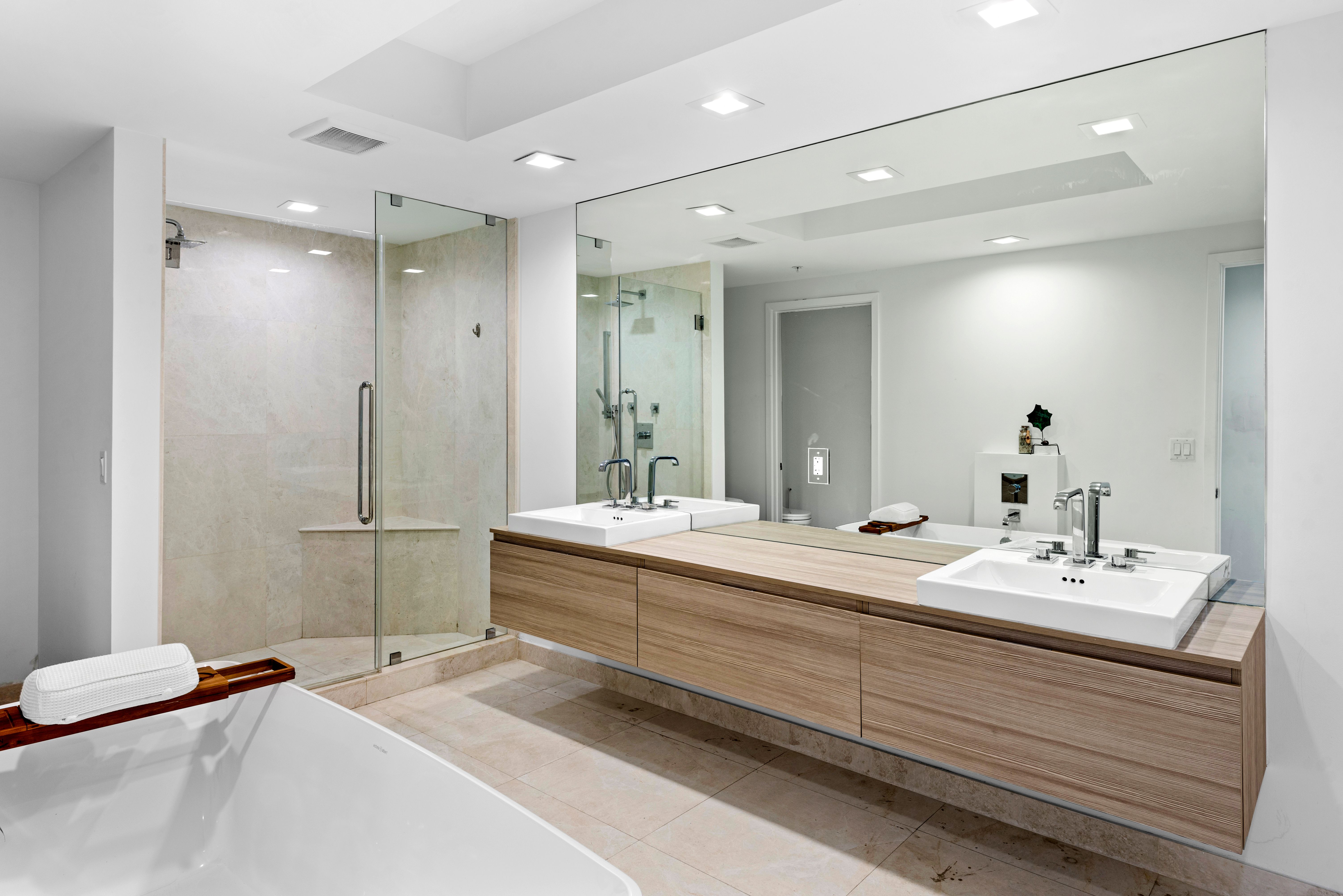  17111 Biscayne Blvd, North Miami Beach, FL, 33160 - 物件實景