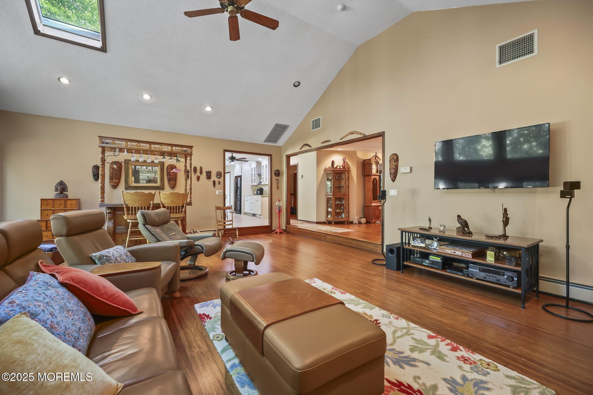 Manalapan, New Jersey, 07726, United States, 3 Bedrooms Bedrooms, ,3 BathroomsBathrooms,Residential,For Sale,1940205