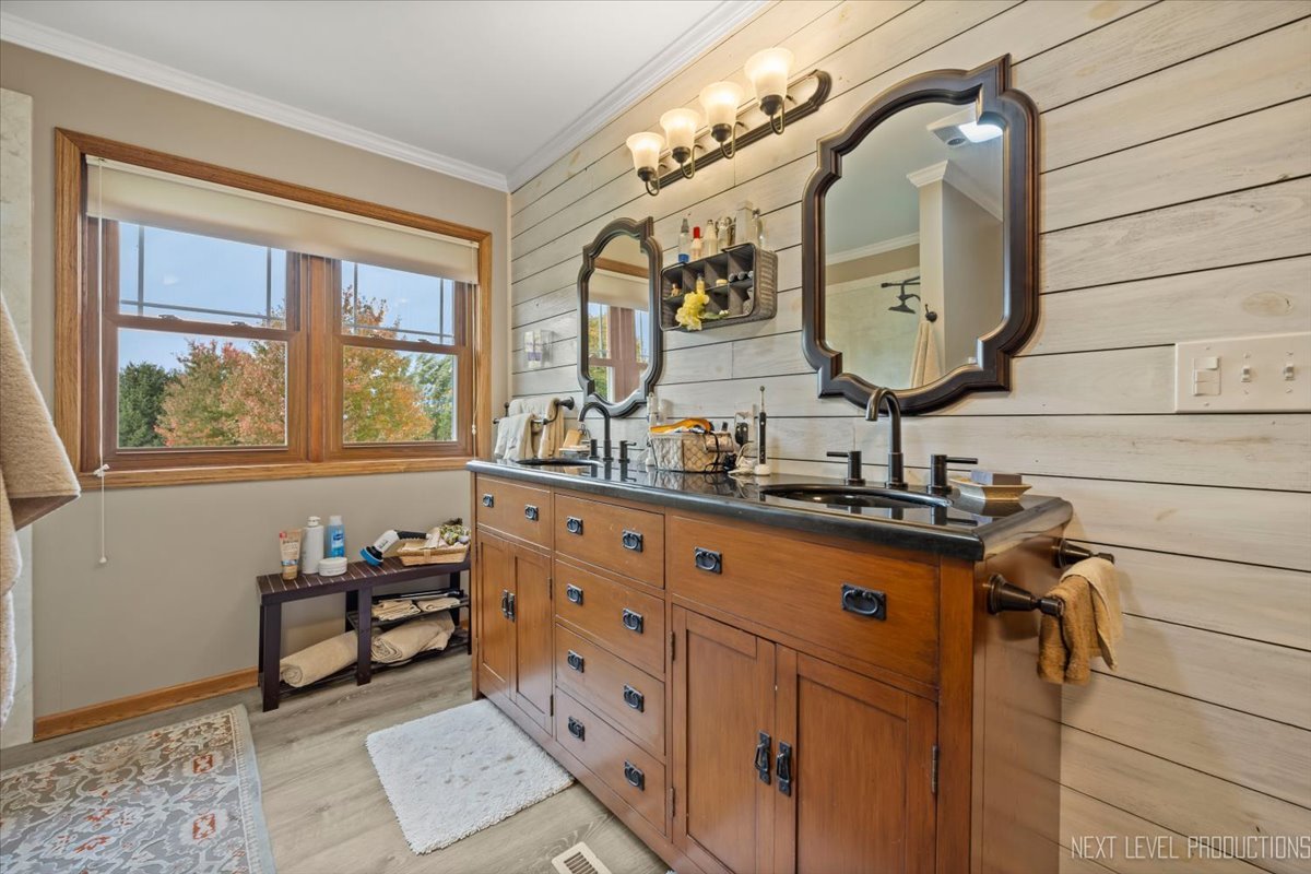 Leland, Illinois, 60531, United States, 3 Bedrooms Bedrooms, ,3 BathroomsBathrooms,Residential,For Sale,1980976