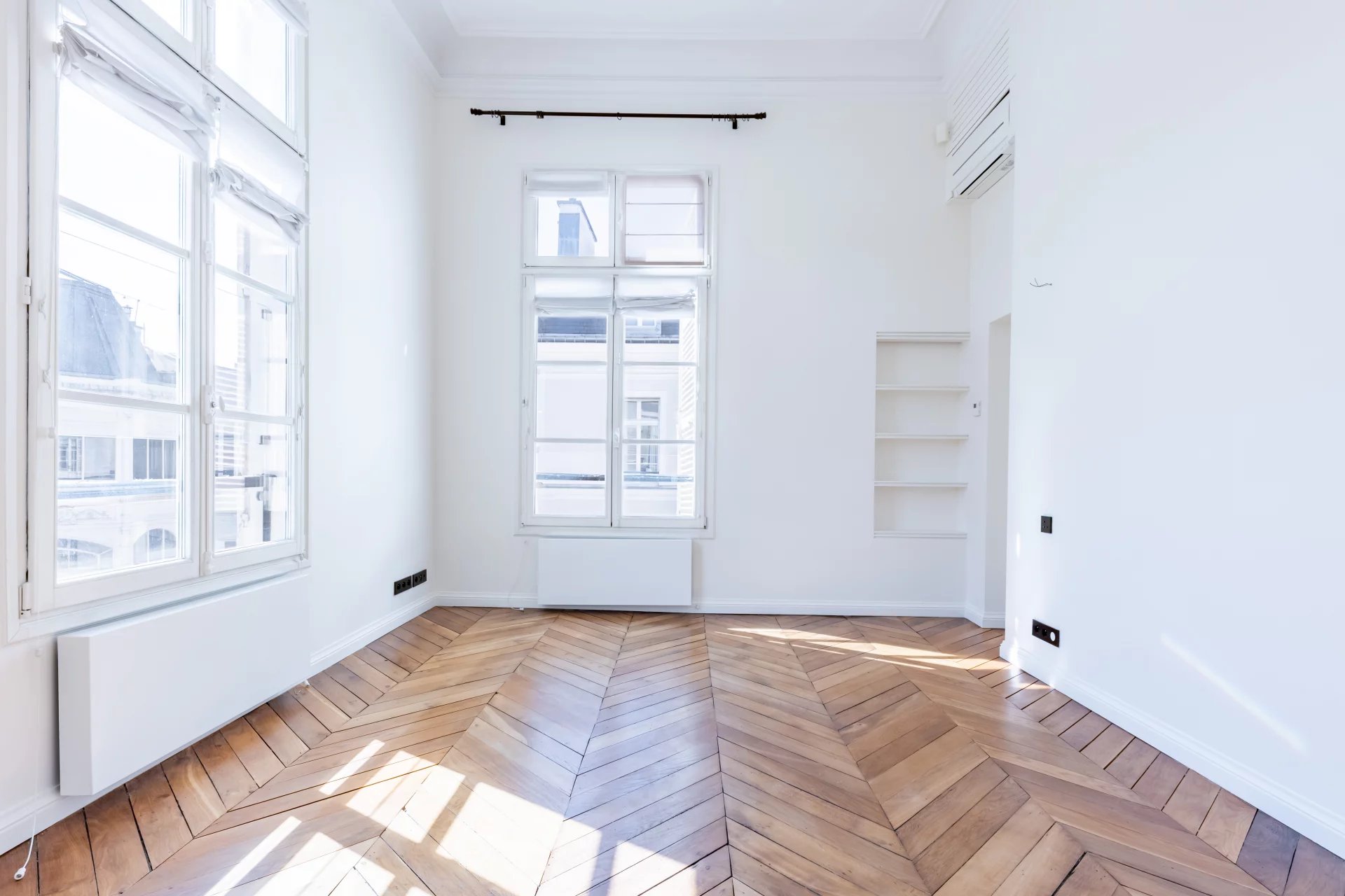 Paris 8th, Île-de-France, 75008, FR, 4 Bedrooms Bedrooms, ,4 BathroomsBathrooms,Residential,For Sale,1865349