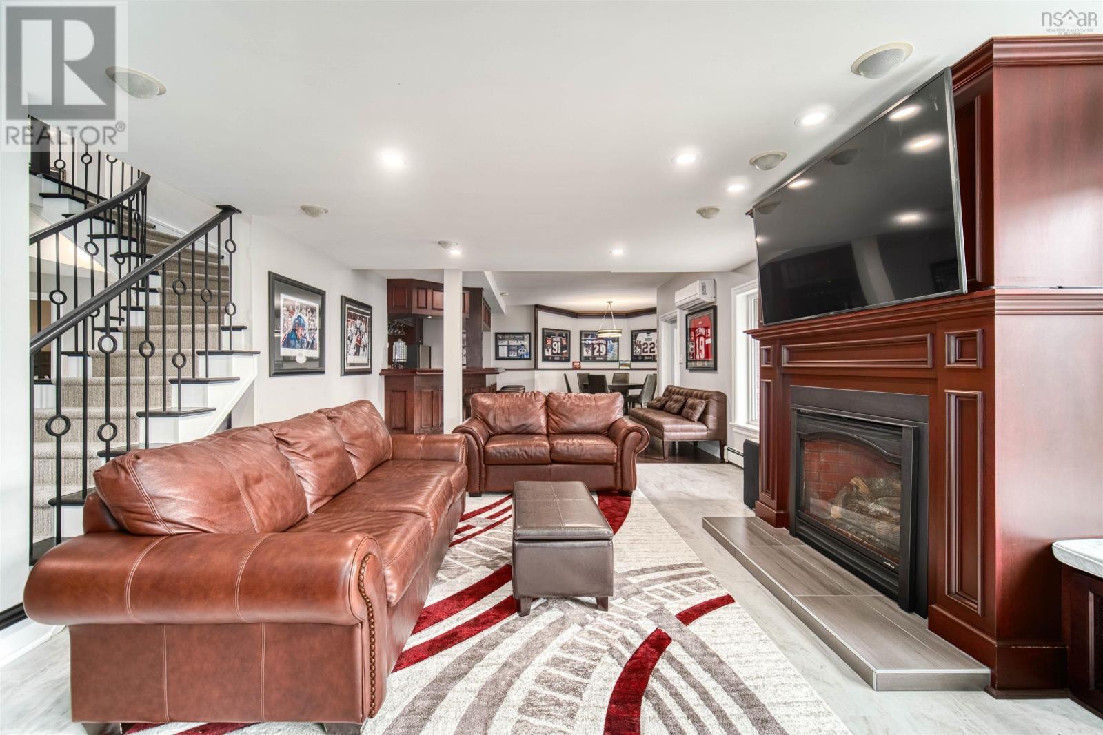 FALL RIVER, Nova Scotia, B2T 1A4, CA, 5 Bedrooms Bedrooms, ,3 BathroomsBathrooms,Residential,For Sale,1838498