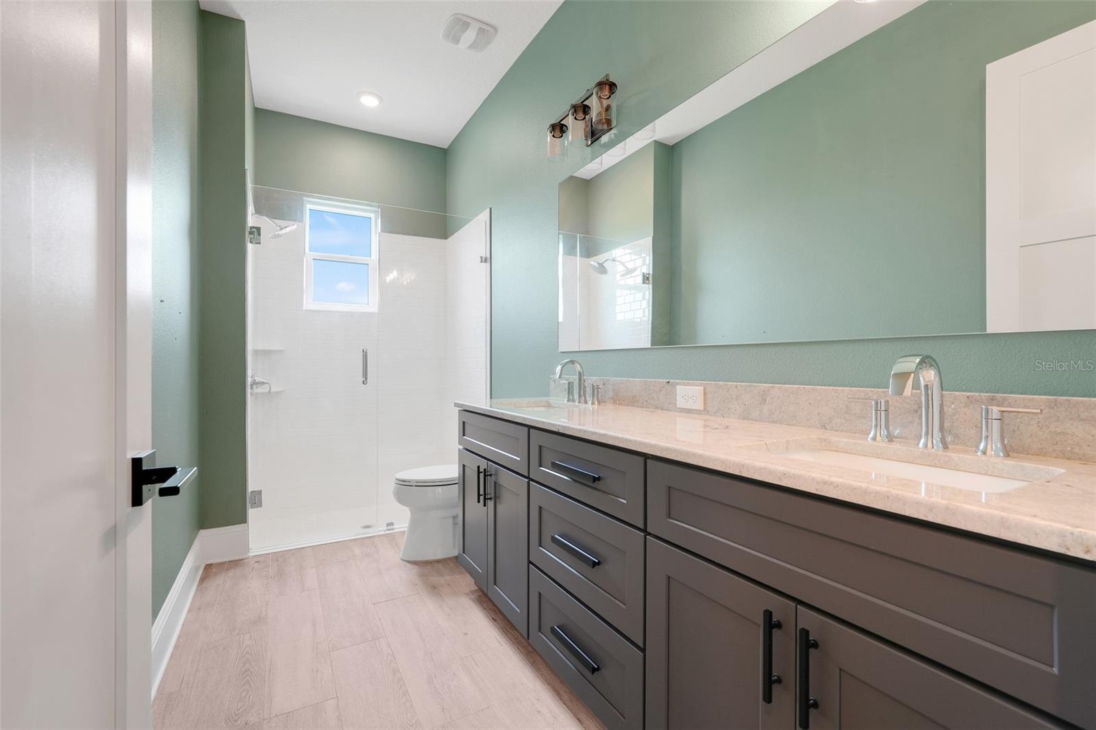 GROVELAND, Florida, 34736, United States, 4 Bedrooms Bedrooms, ,5 BathroomsBathrooms,Residential,For Sale,1792752