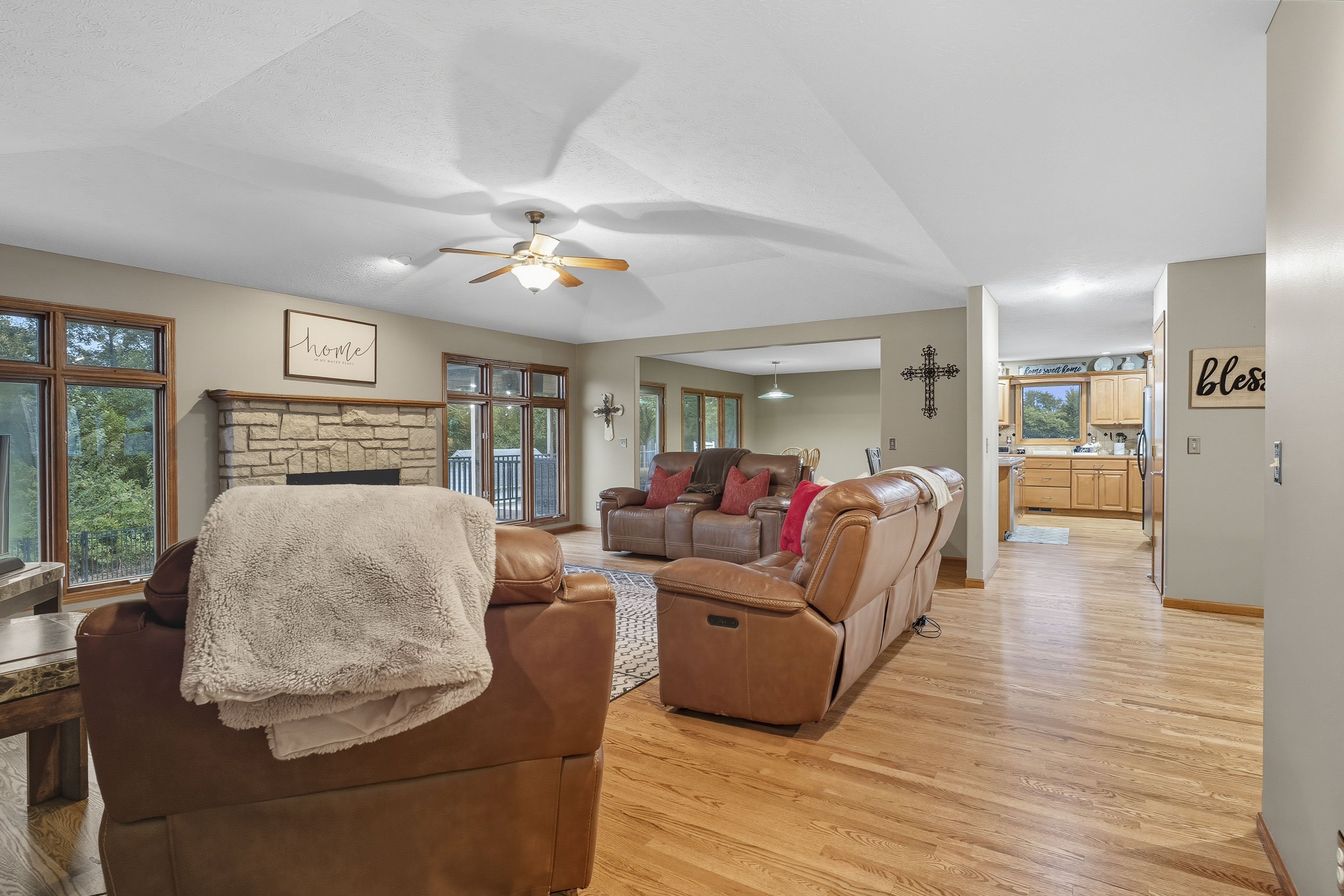 Manhattan, Kansas, 66502, United States, 5 Bedrooms Bedrooms, ,3 BathroomsBathrooms,Residential,For Sale,1960988