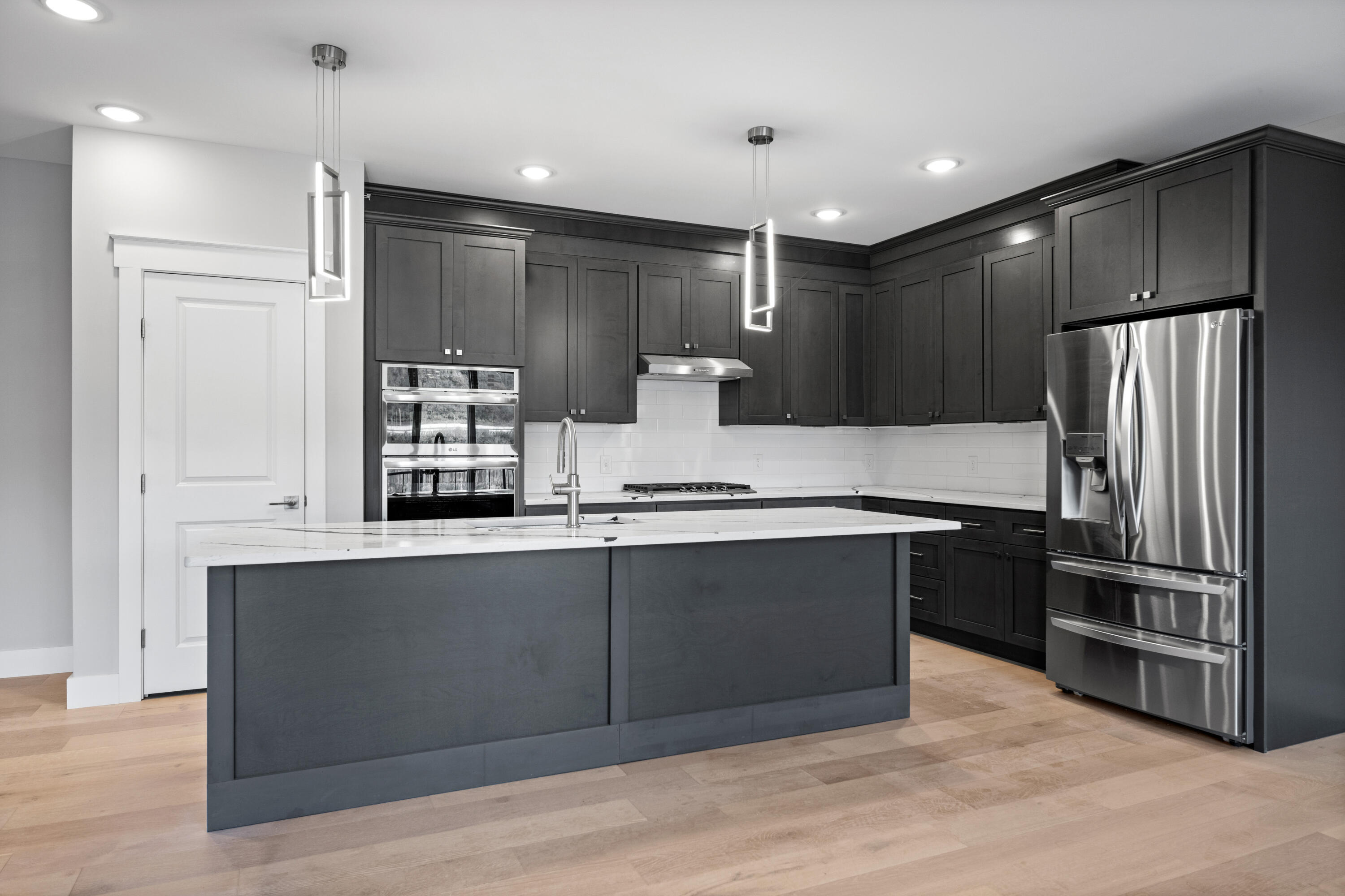 Dayton, Kentucky, 41074, United States, 2 Bedrooms Bedrooms, ,3 BathroomsBathrooms,Residential,For Sale,1995774