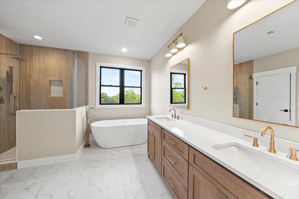 Miami Twp, Ohio, 45140, United States, 5 Bedrooms Bedrooms, ,5 BathroomsBathrooms,Residential,For Sale,2002264