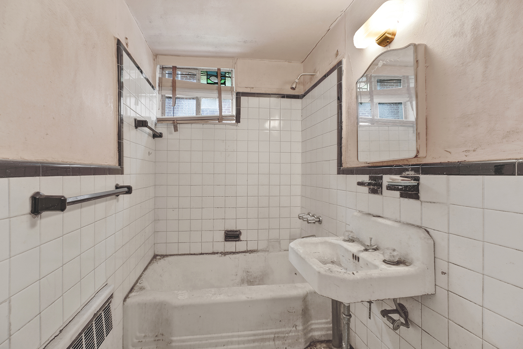 Brooklyn, New York, 11229, United States, 4 Bedrooms Bedrooms, ,3 BathroomsBathrooms,Residential,For Sale,1895272