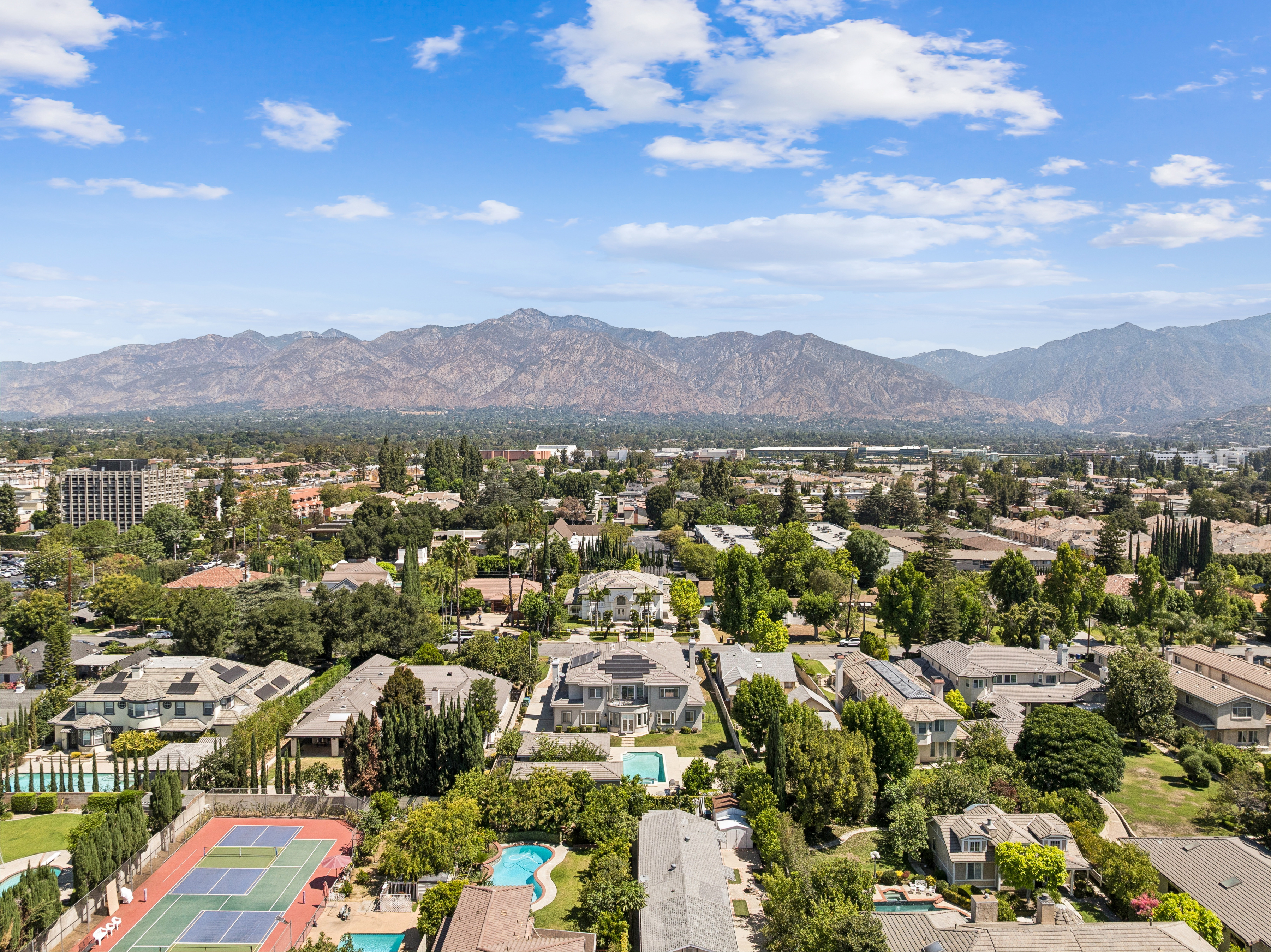  515 West Le Roy Avenue - 物件實景