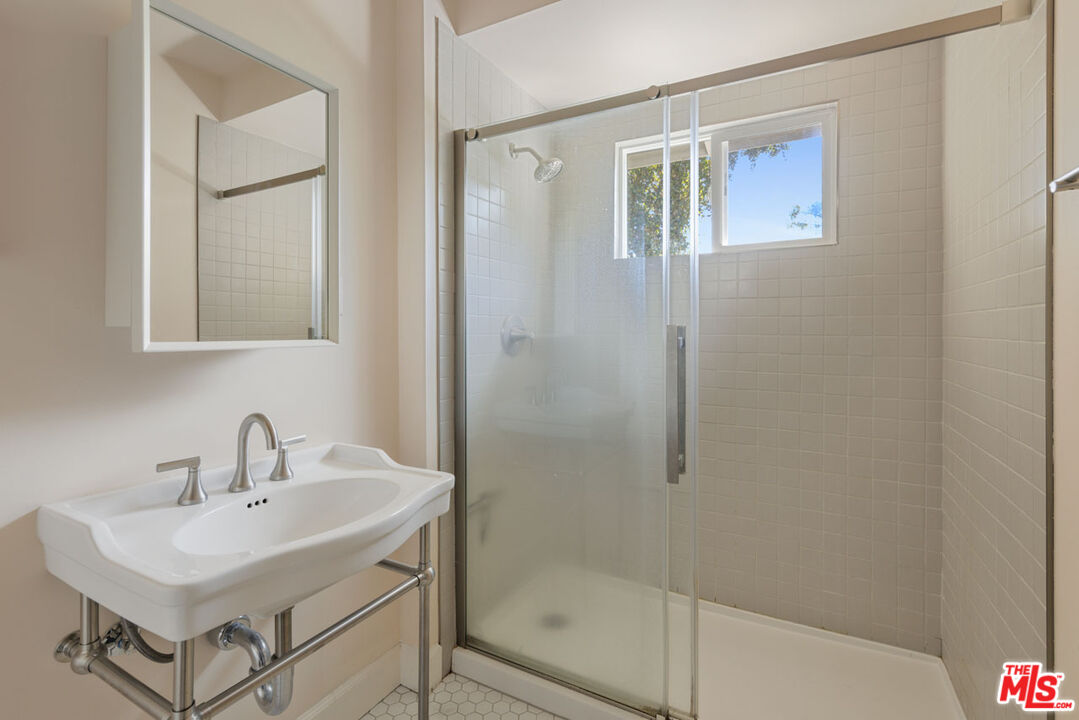 Los Angeles, California, 90065, United States, 1 Bedroom Bedrooms, ,1 BathroomBathrooms,Residential,For Sale,1898467