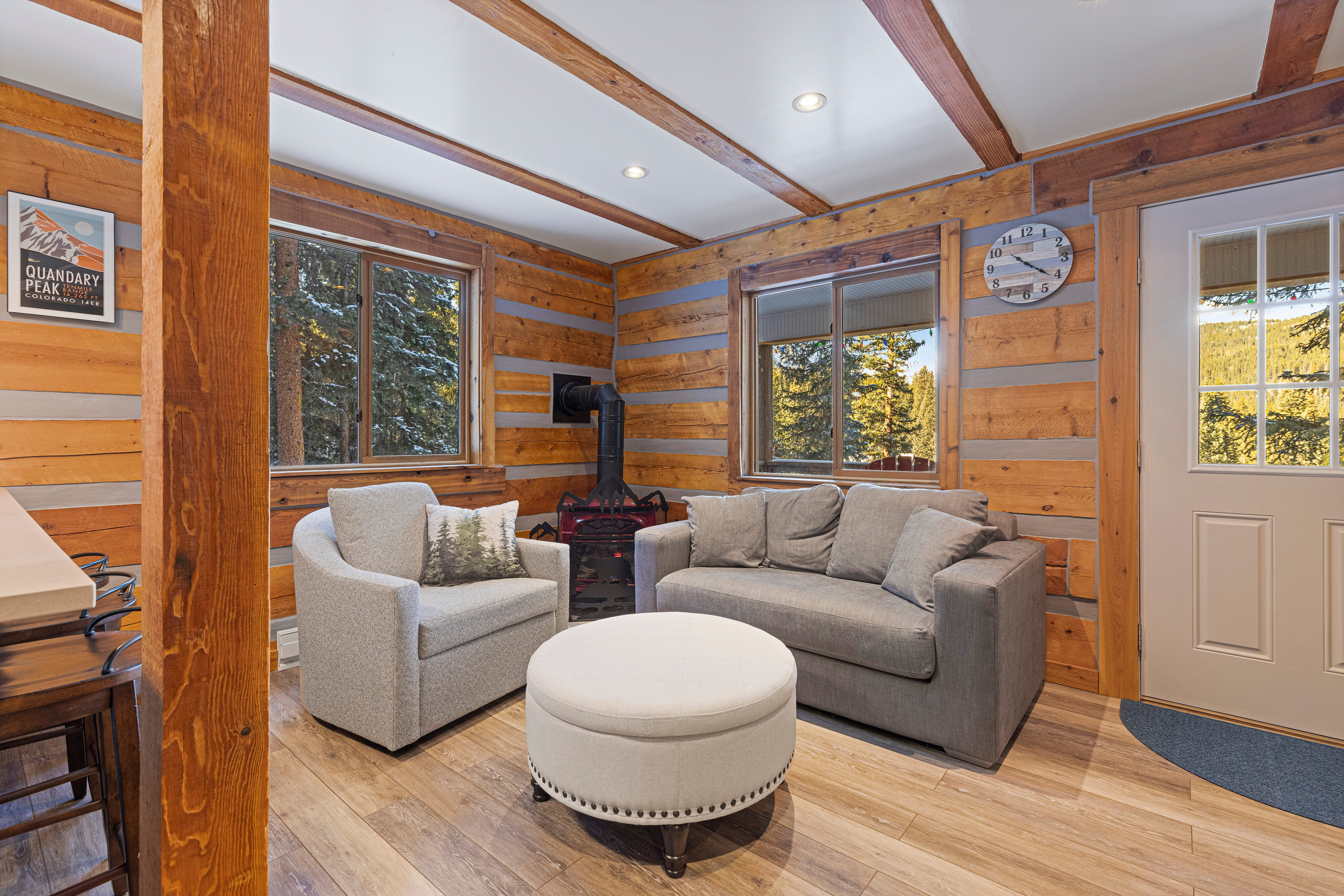  Cozy Cabin 1/2 Acre Backing to National Forest and Minutes from Main Street - 物件實景