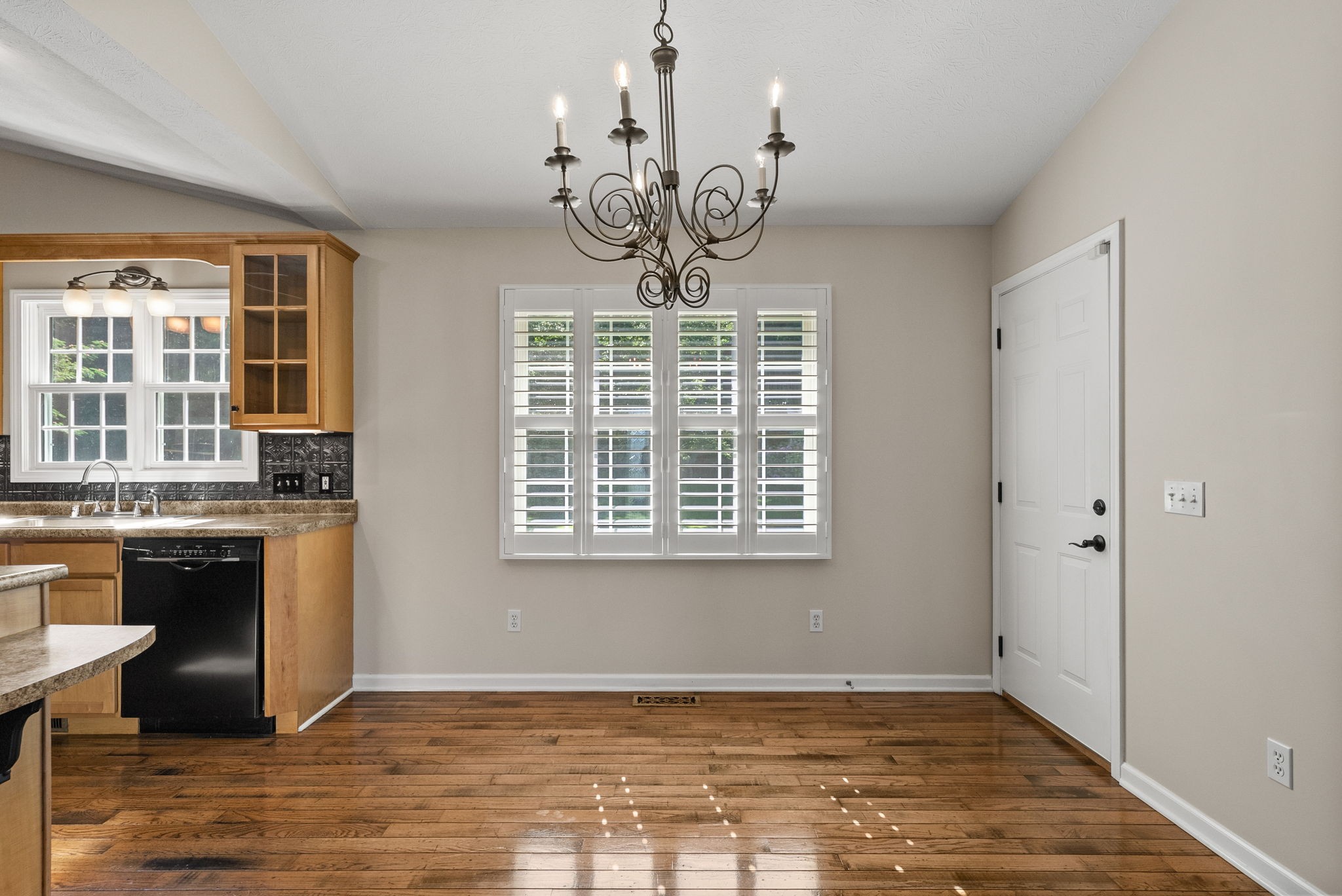 Cadiz, Kentucky, 42211, United States, 4 Bedrooms Bedrooms, ,3 BathroomsBathrooms,Residential,For Sale,1977115