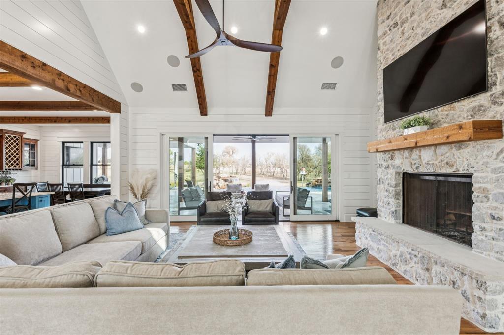 Celina, Texas, 75009, United States, 3 Bedrooms Bedrooms, ,4 BathroomsBathrooms,Residential,For Sale,1999614