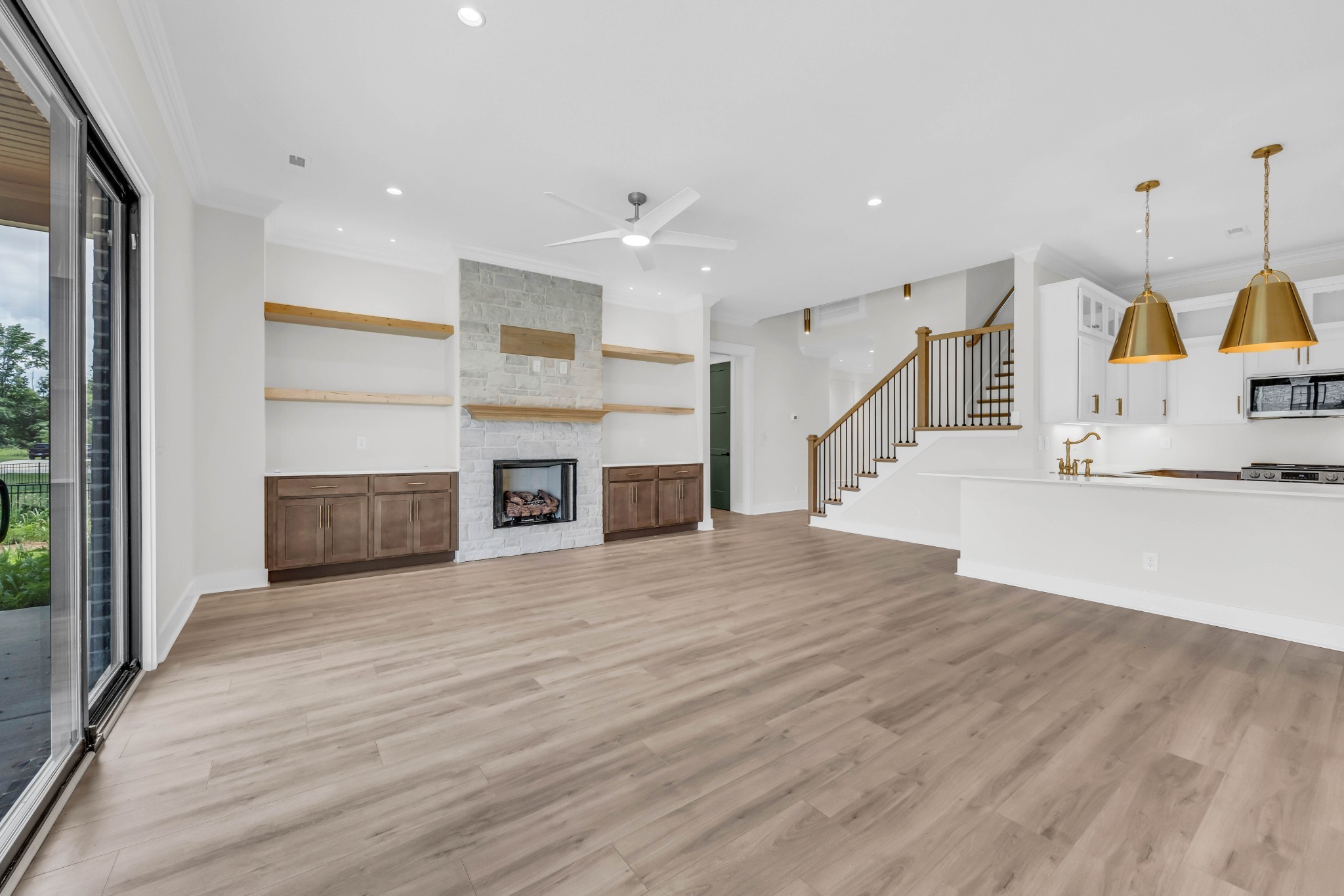 Clarksville, Tennessee, 37043, United States, 4 Bedrooms Bedrooms, ,3 BathroomsBathrooms,Residential,For Sale,1935705