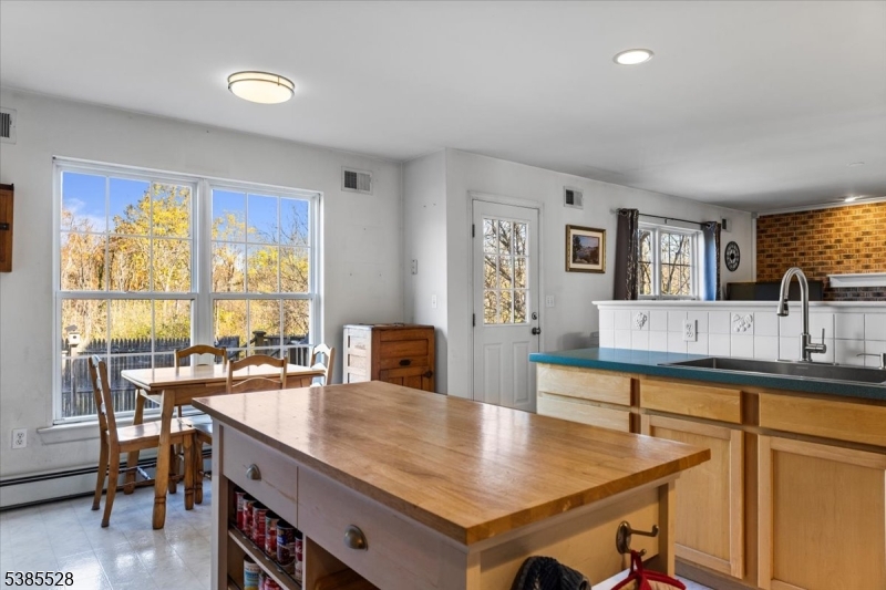 White Twp., New Jersey, 07823, United States, 4 Bedrooms Bedrooms, ,3 BathroomsBathrooms,Residential,For Sale,1989028