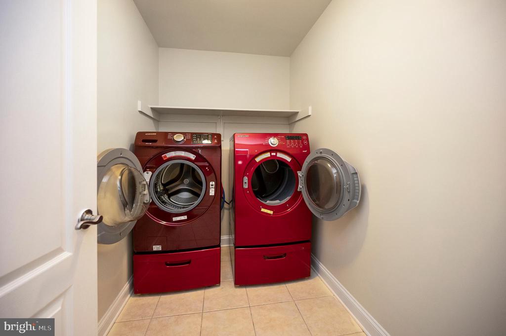 Stafford, Virginia, 22554, United States, 5 Bedrooms Bedrooms, ,5 BathroomsBathrooms,Residential,For Sale,2047982