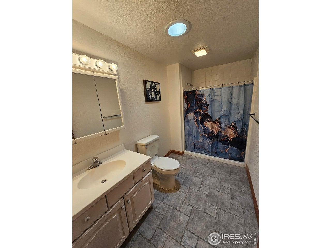 Fort Morgan, Colorado, 80701, United States, 5 Bedrooms Bedrooms, ,3 BathroomsBathrooms,Residential,For Sale,1983878