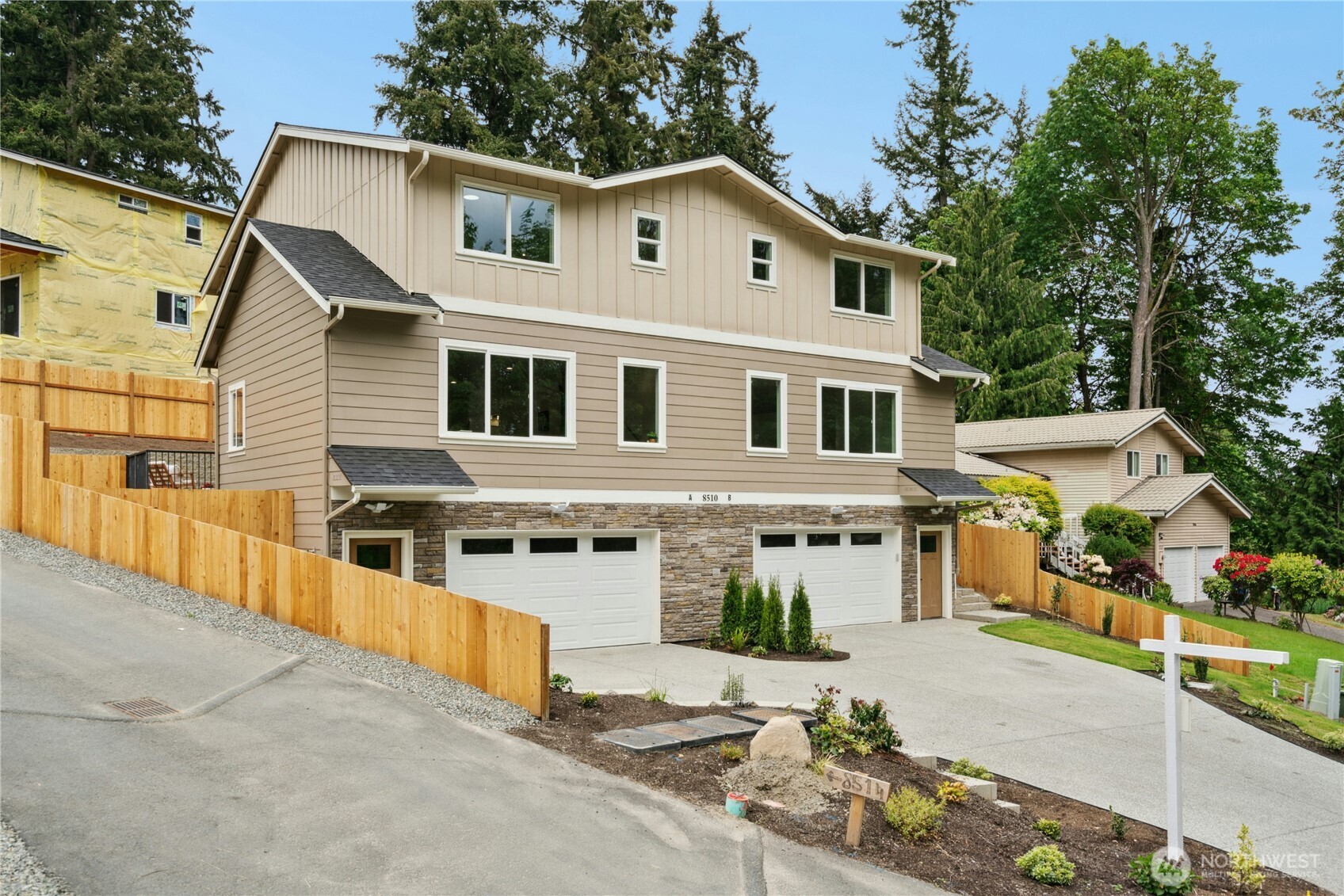 Everett, Washington, 98208, United States, 4 Bedrooms Bedrooms, ,2 BathroomsBathrooms,Residential,For Sale,1827373