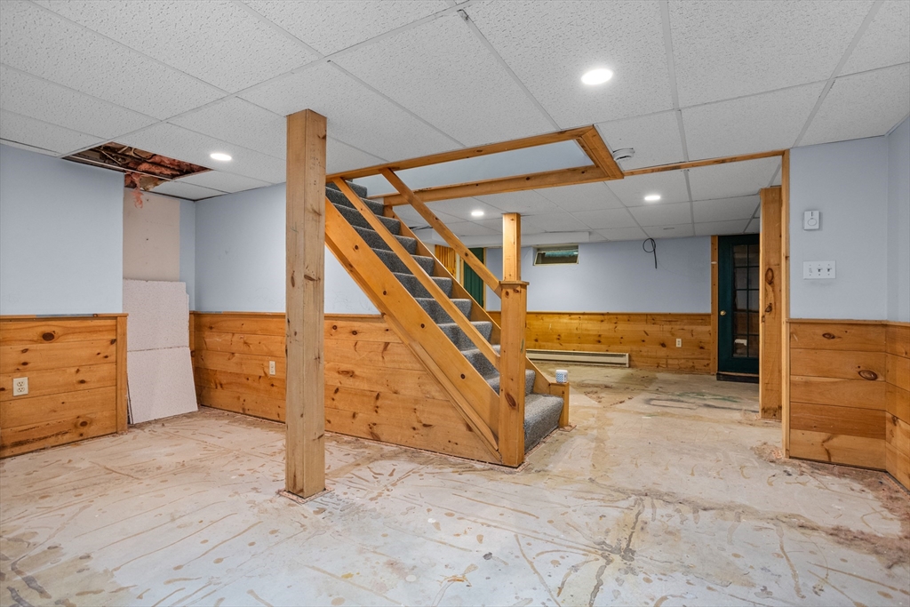 Sudbury, Massachusetts, 01776, United States, 4 Bedrooms Bedrooms, ,3 BathroomsBathrooms,Residential,For Sale,1940388