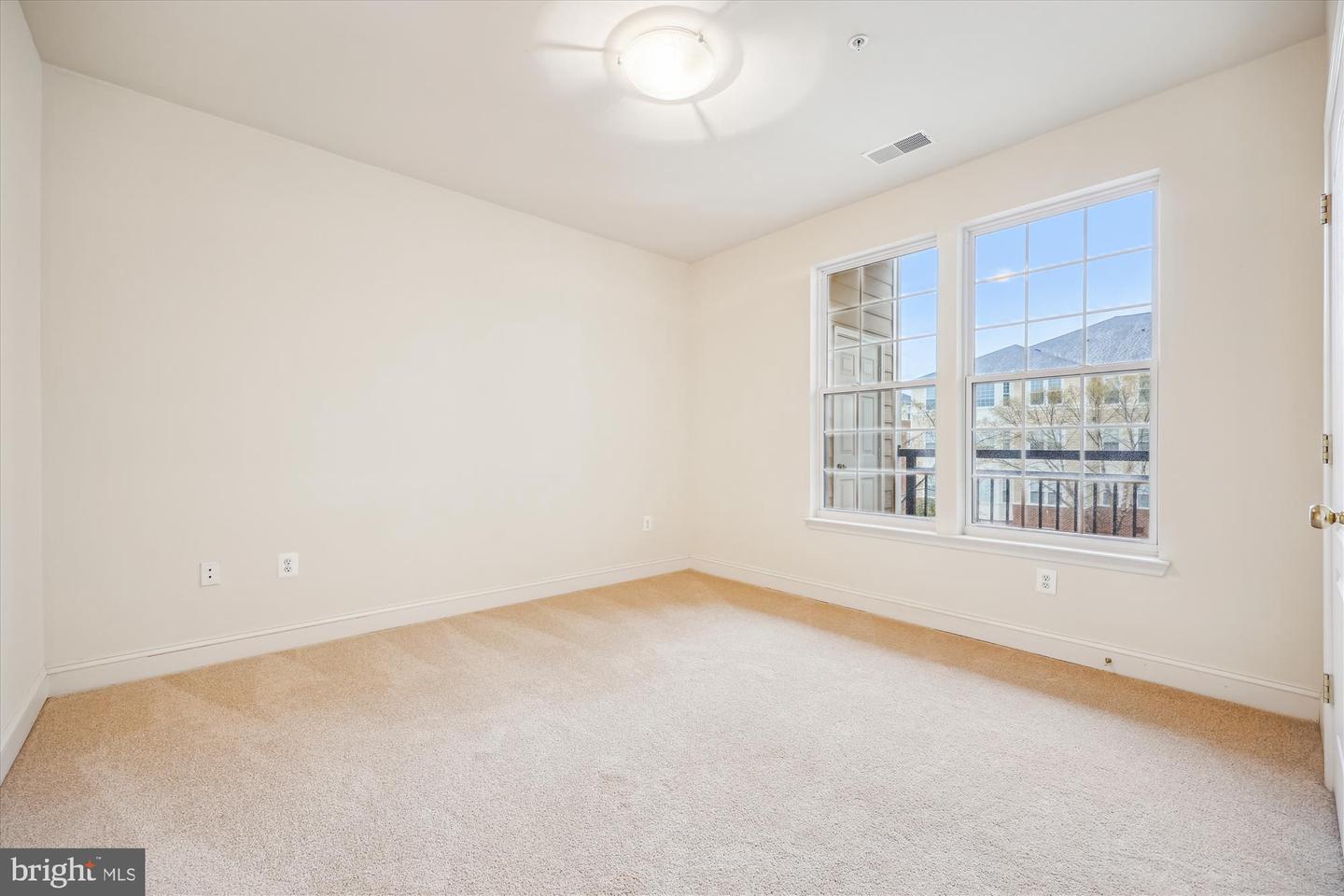 Rockville, Maryland, 20850, United States, 2 Bedrooms Bedrooms, ,2 BathroomsBathrooms,Residential,For Sale,1859700