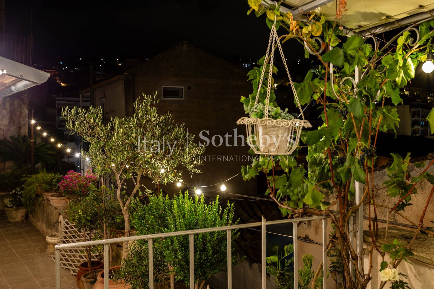  Renovated townhouse with terraces and views over Modica - 物件實景