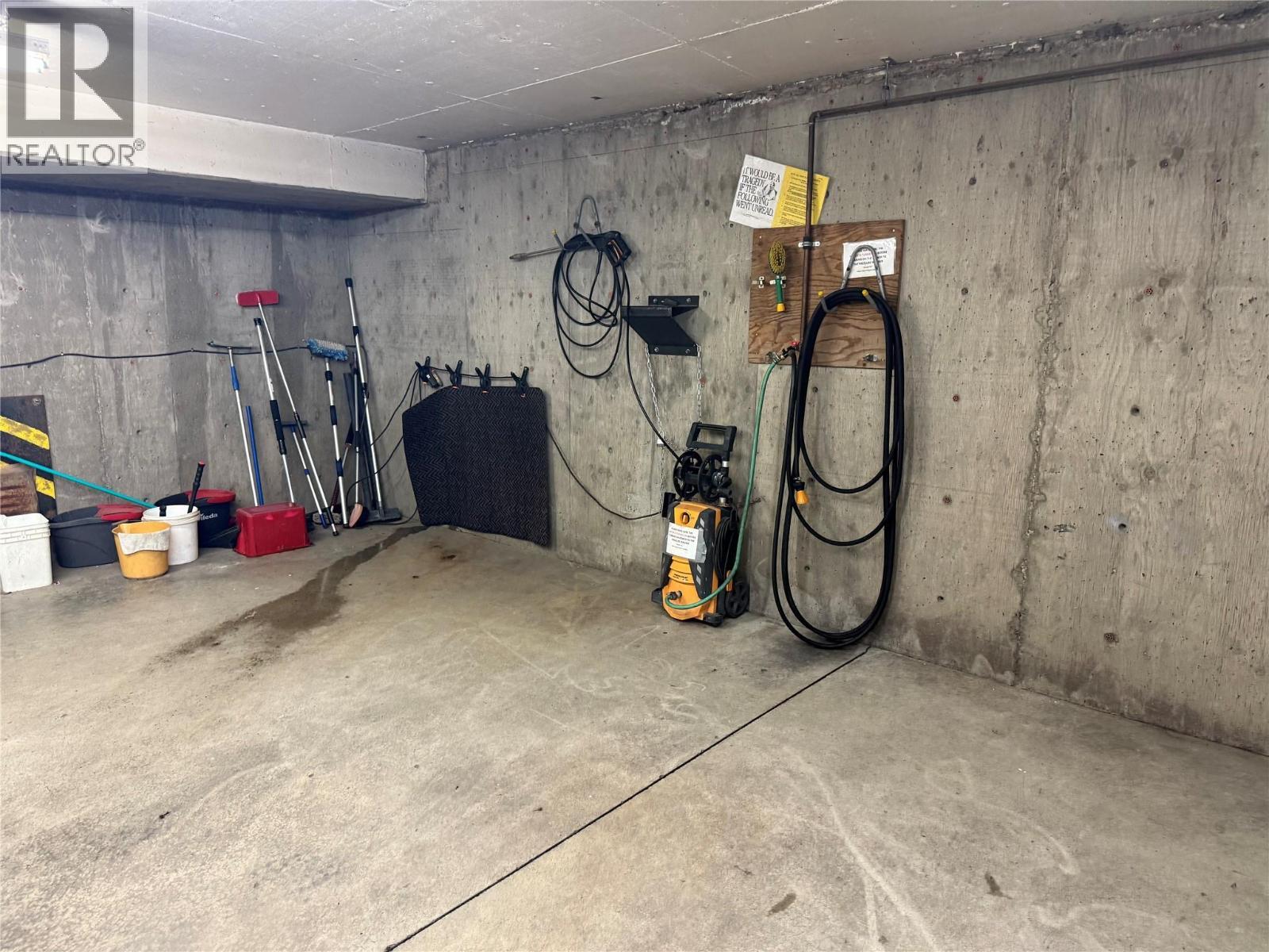 KAMLOOPS, British Columbia, V2C 1W9, CA, 3 Bedrooms Bedrooms, ,2 BathroomsBathrooms,Residential,For Sale,1949054