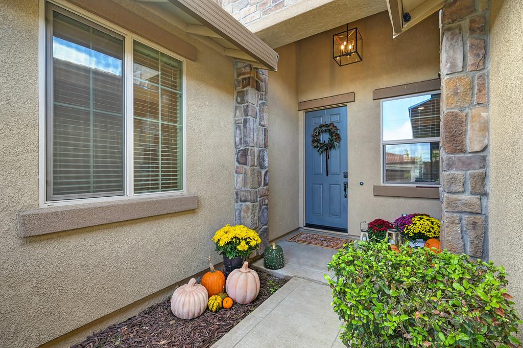 Woodland, California, 95776, United States, 3 Bedrooms Bedrooms, ,2 BathroomsBathrooms,Residential,For Sale,1989380