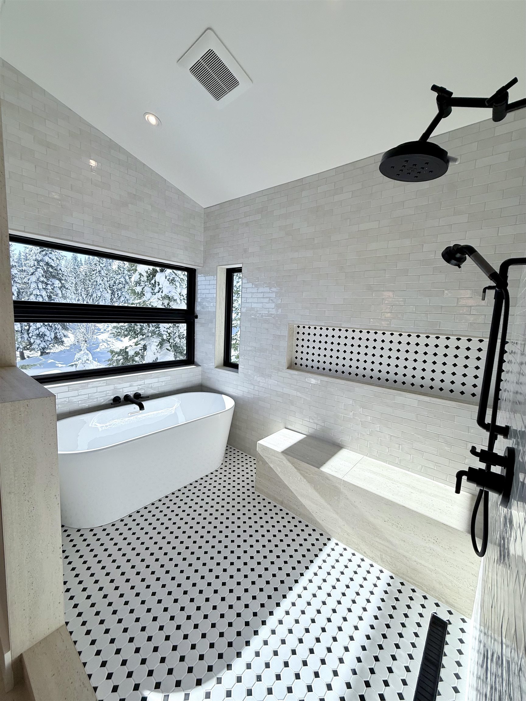 Truckee, California, 96161, United States, 5 Bedrooms Bedrooms, ,5 BathroomsBathrooms,Residential,For Sale,1992888