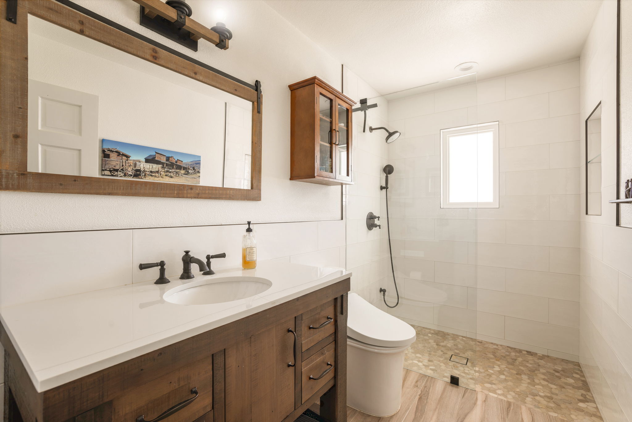  2390 Glenside Lane - 物件實景