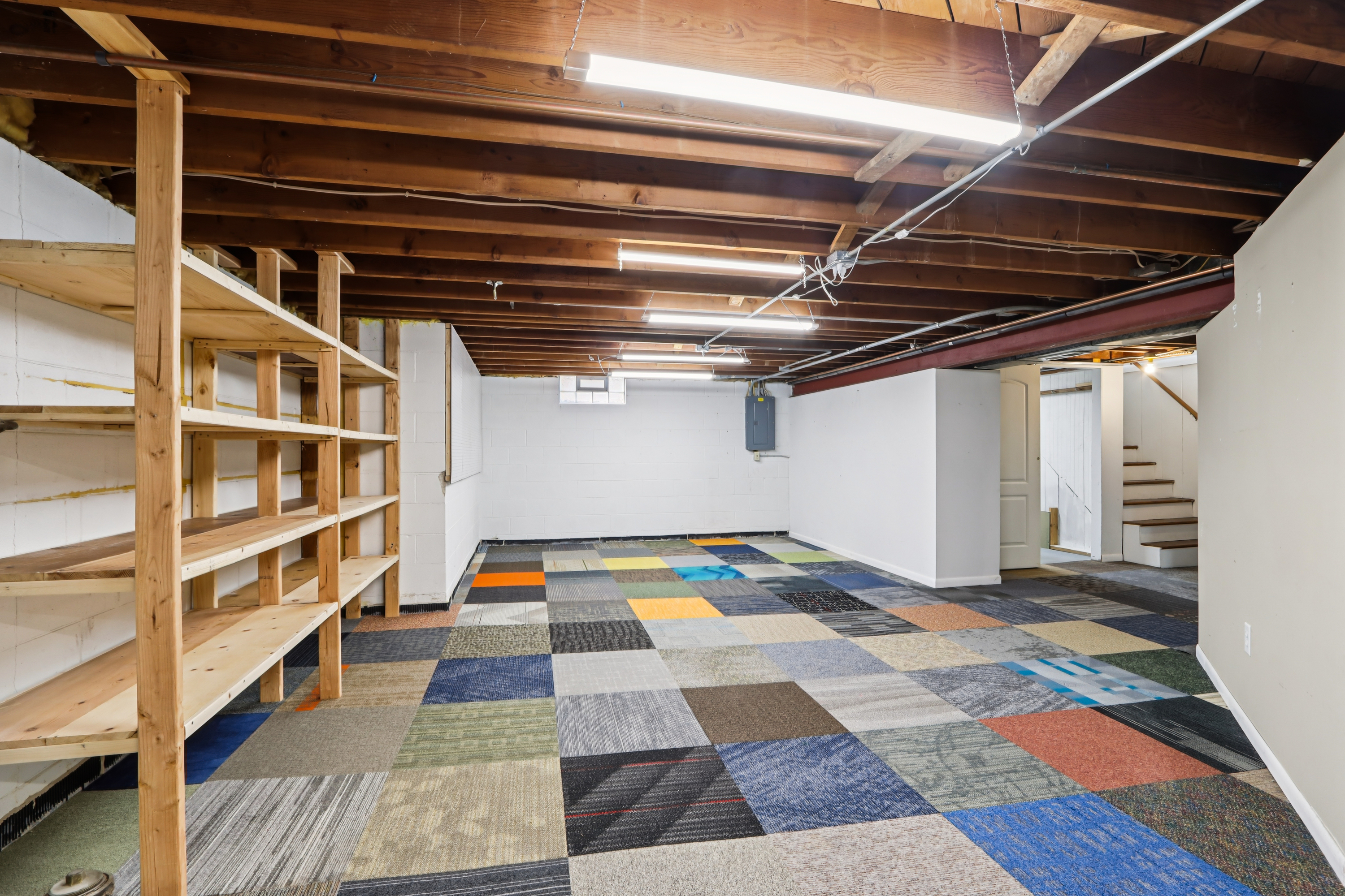  Classic Brick Ranch with an Incredible 3.5+ Car Garage - 物件實景