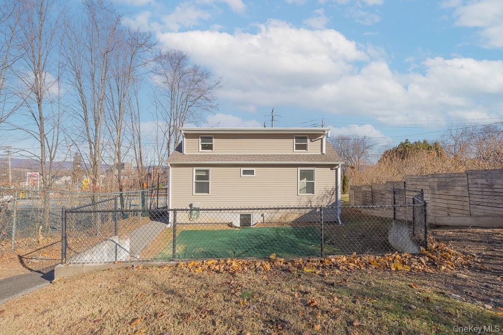 Haverstraw, New York, 10927, United States, 4 Bedrooms Bedrooms, ,2 BathroomsBathrooms,Residential,For Sale,2001244